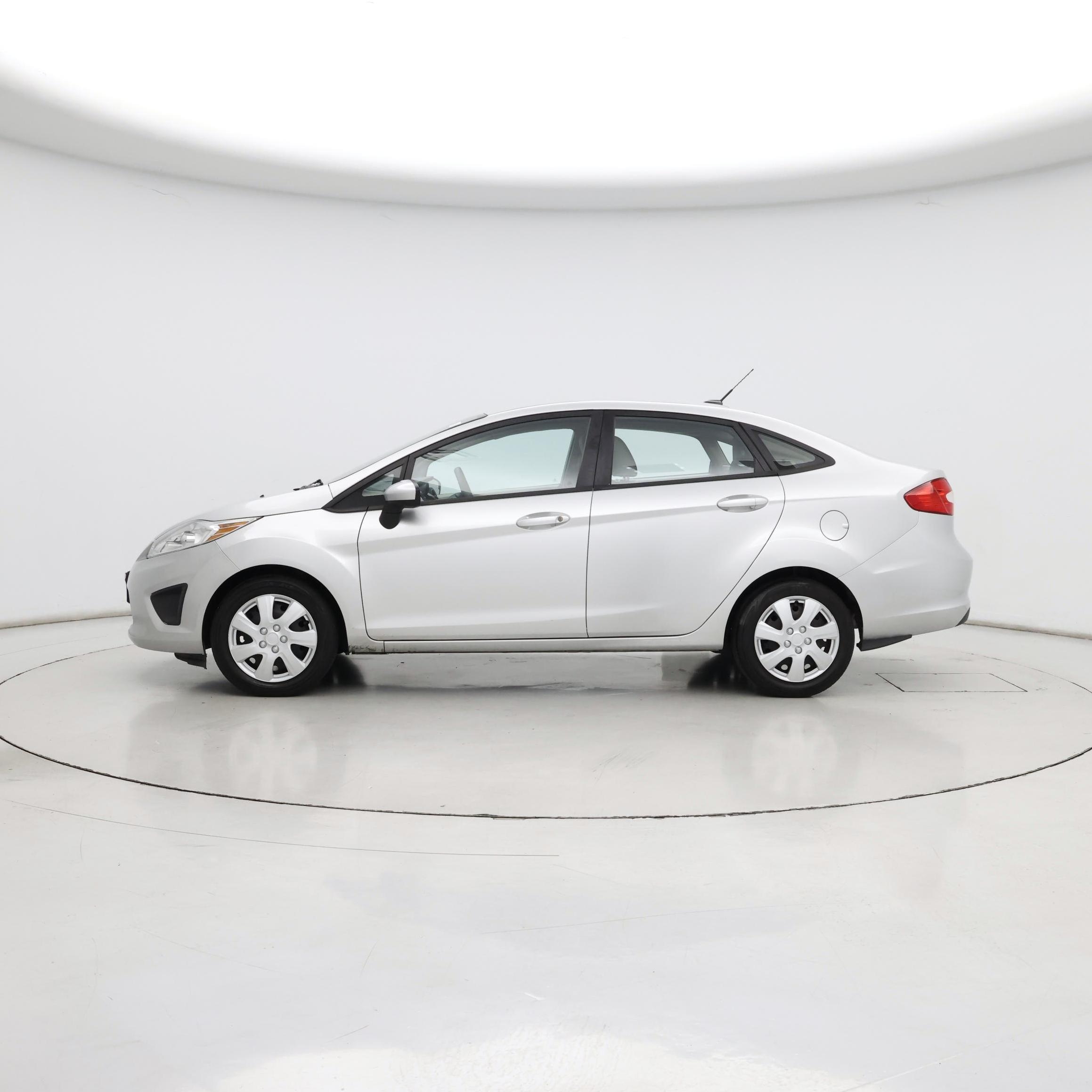 Thumbnail: 2013 Ford Fiesta - 3