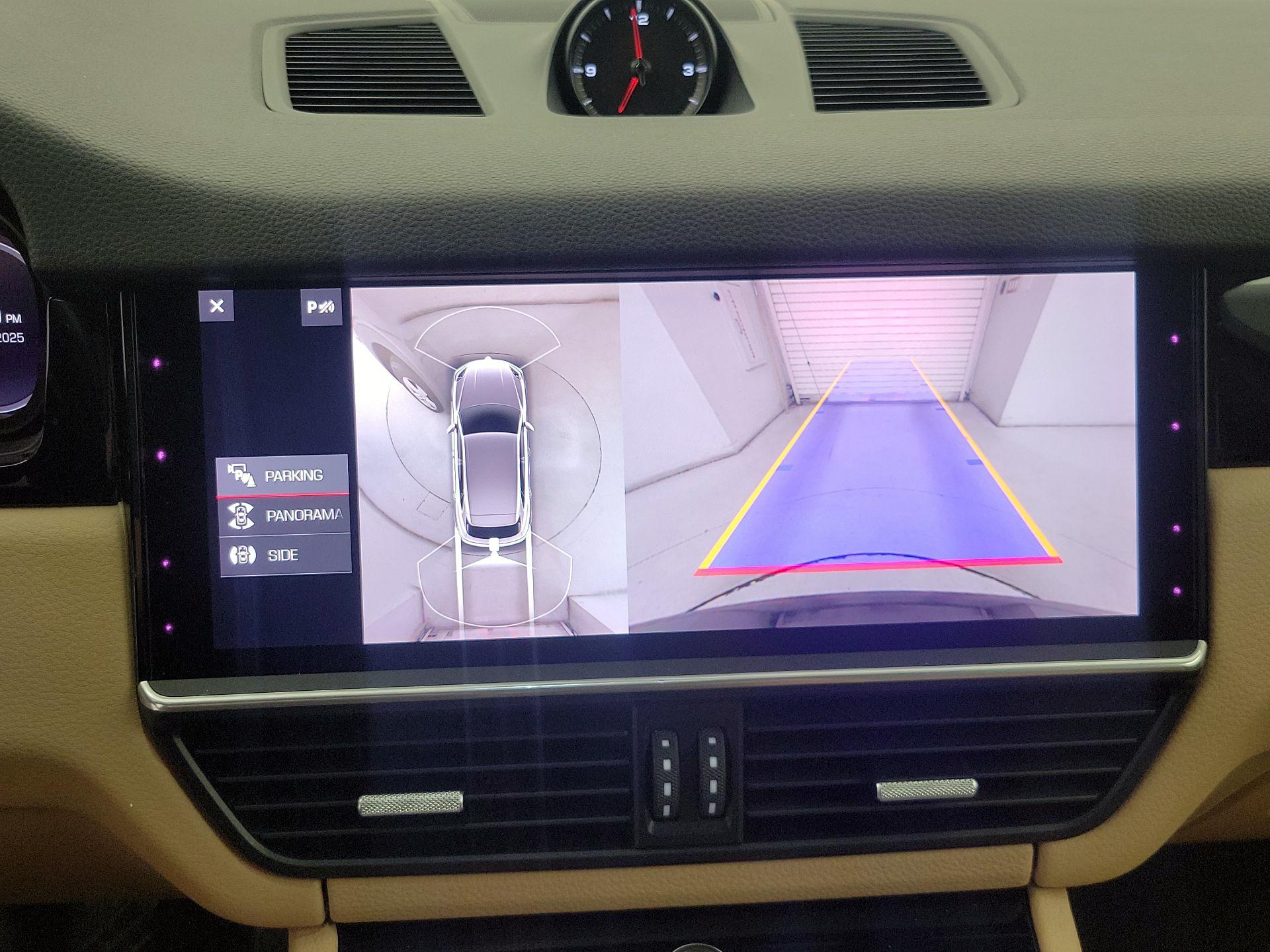 Thumbnail: 2021 Porsche Cayenne - 15