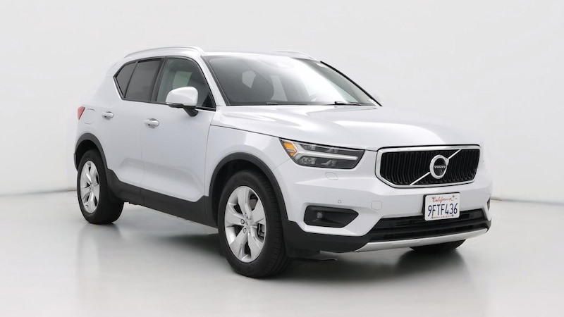 2021 Volvo XC40 T5 Momentum Hero Image