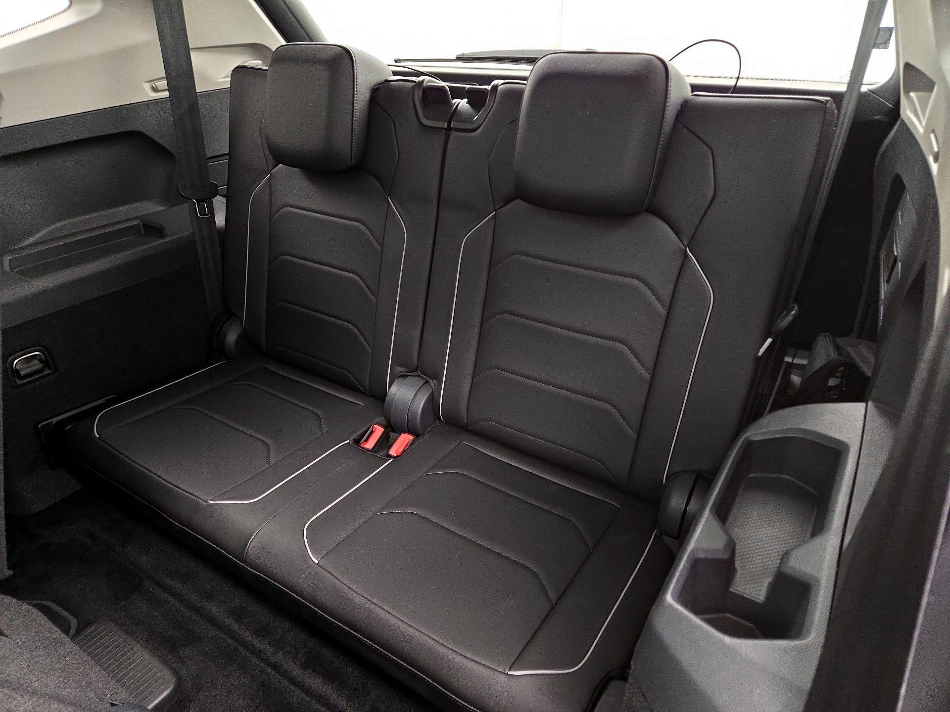 Thumbnail: 2018 Volkswagen Tiguan - 20