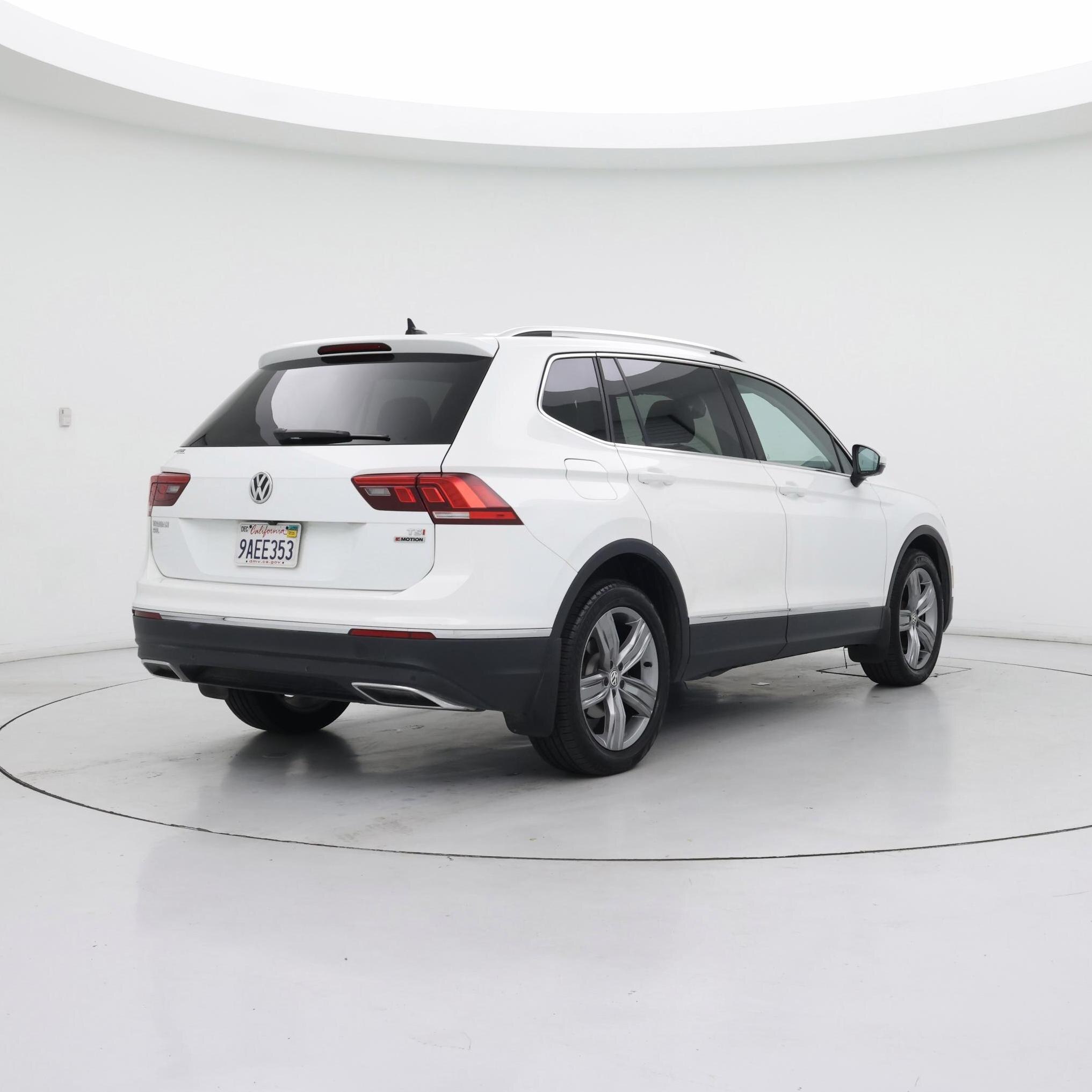 Thumbnail: 2018 Volkswagen Tiguan - 8