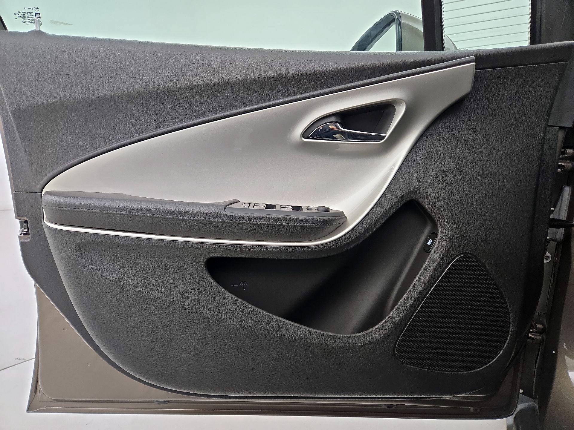 Thumbnail: 2014 Chevrolet Volt - 10