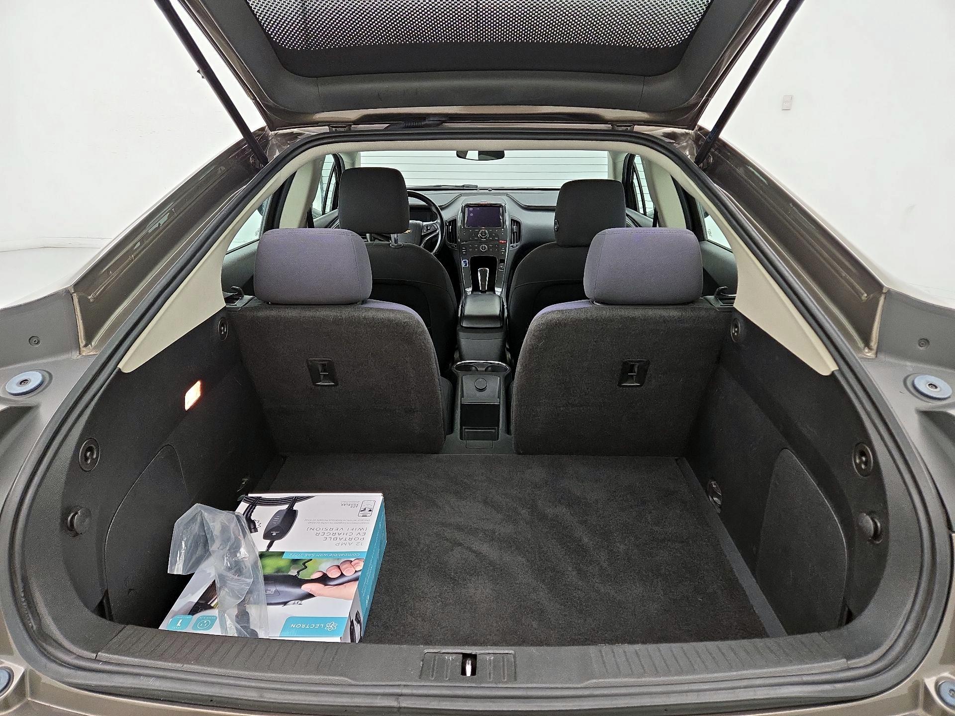 Thumbnail: 2014 Chevrolet Volt - 17