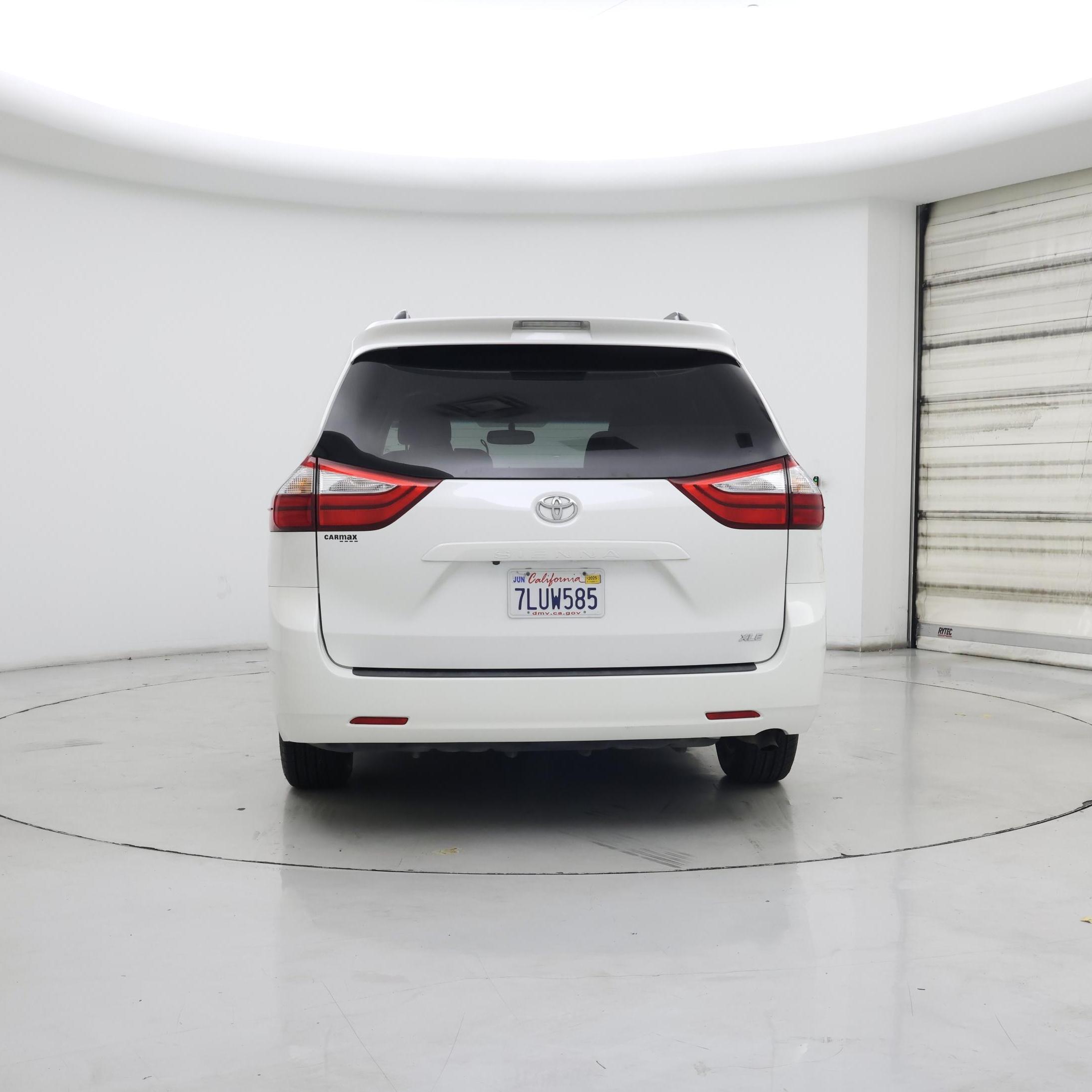 Thumbnail: 2015 Toyota Sienna - 6