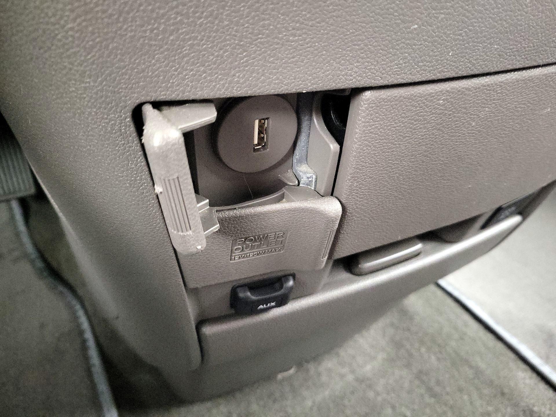 Thumbnail: 2015 Honda Odyssey - 18