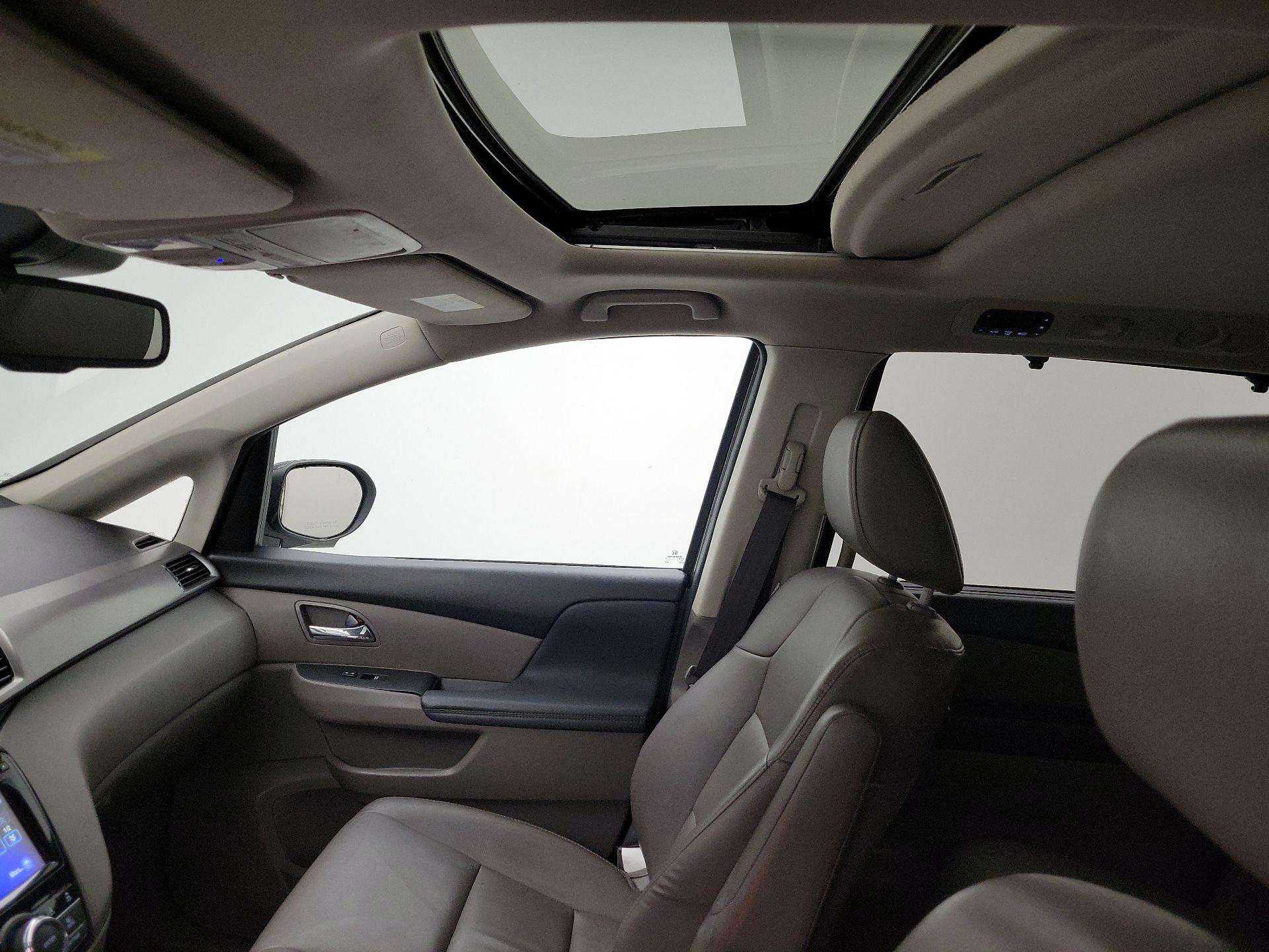 Thumbnail: 2015 Honda Odyssey - 19