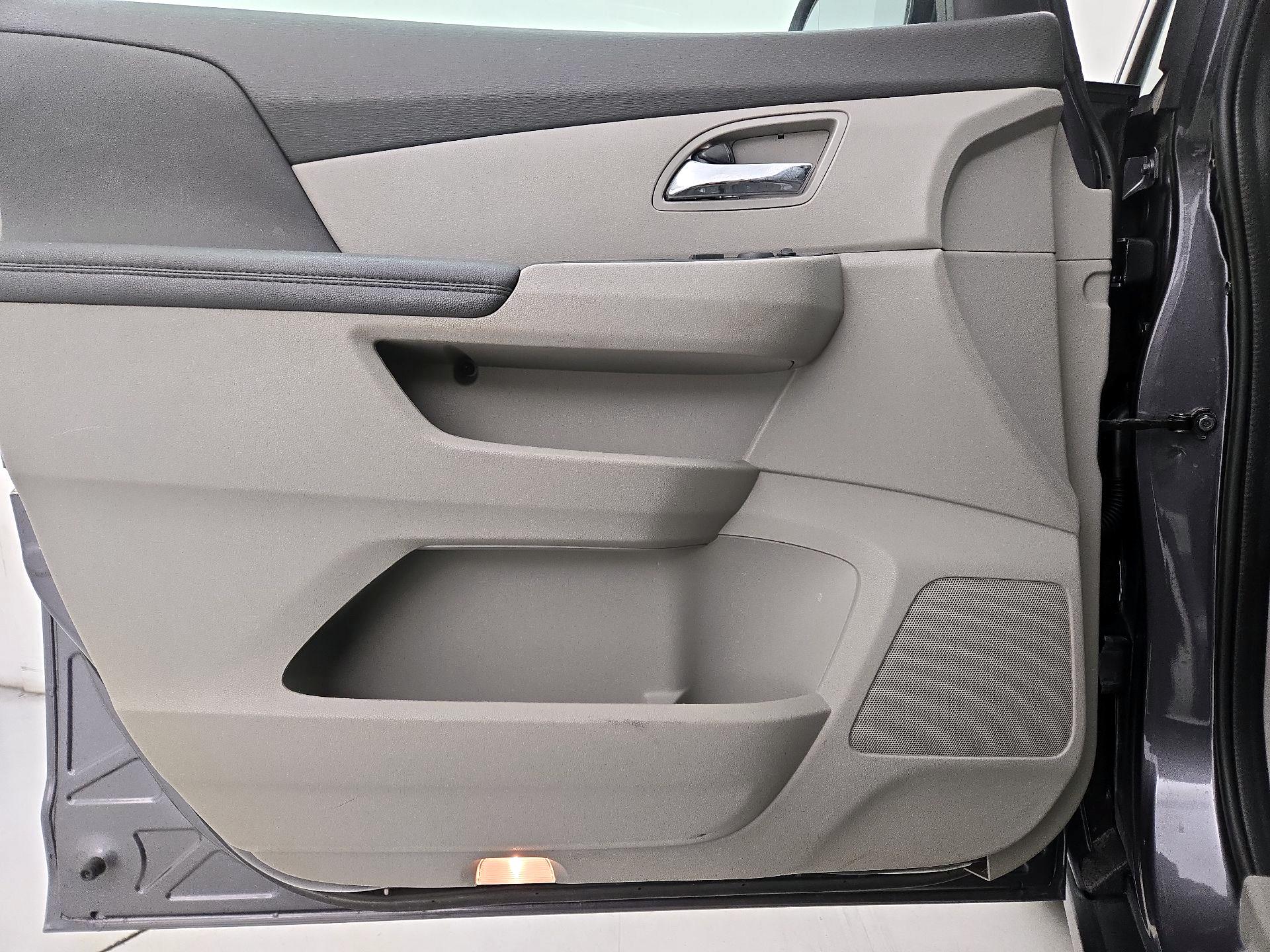 Thumbnail: 2015 Honda Odyssey - 12