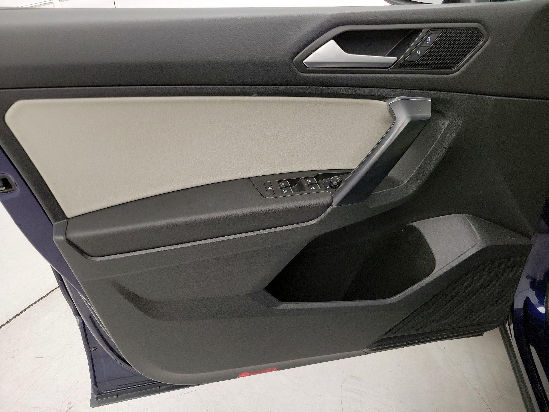 Thumbnail: 2021 Volkswagen Tiguan - 12