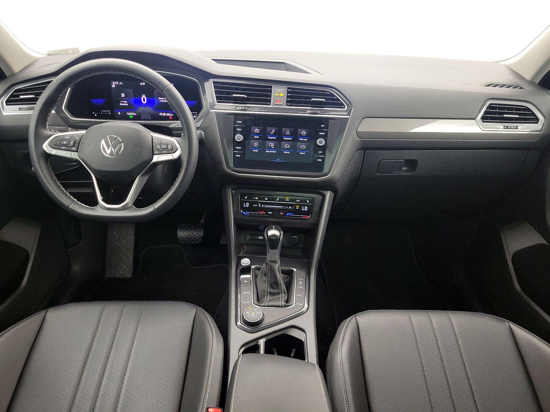 Thumbnail: 2023 Volkswagen Tiguan - 9