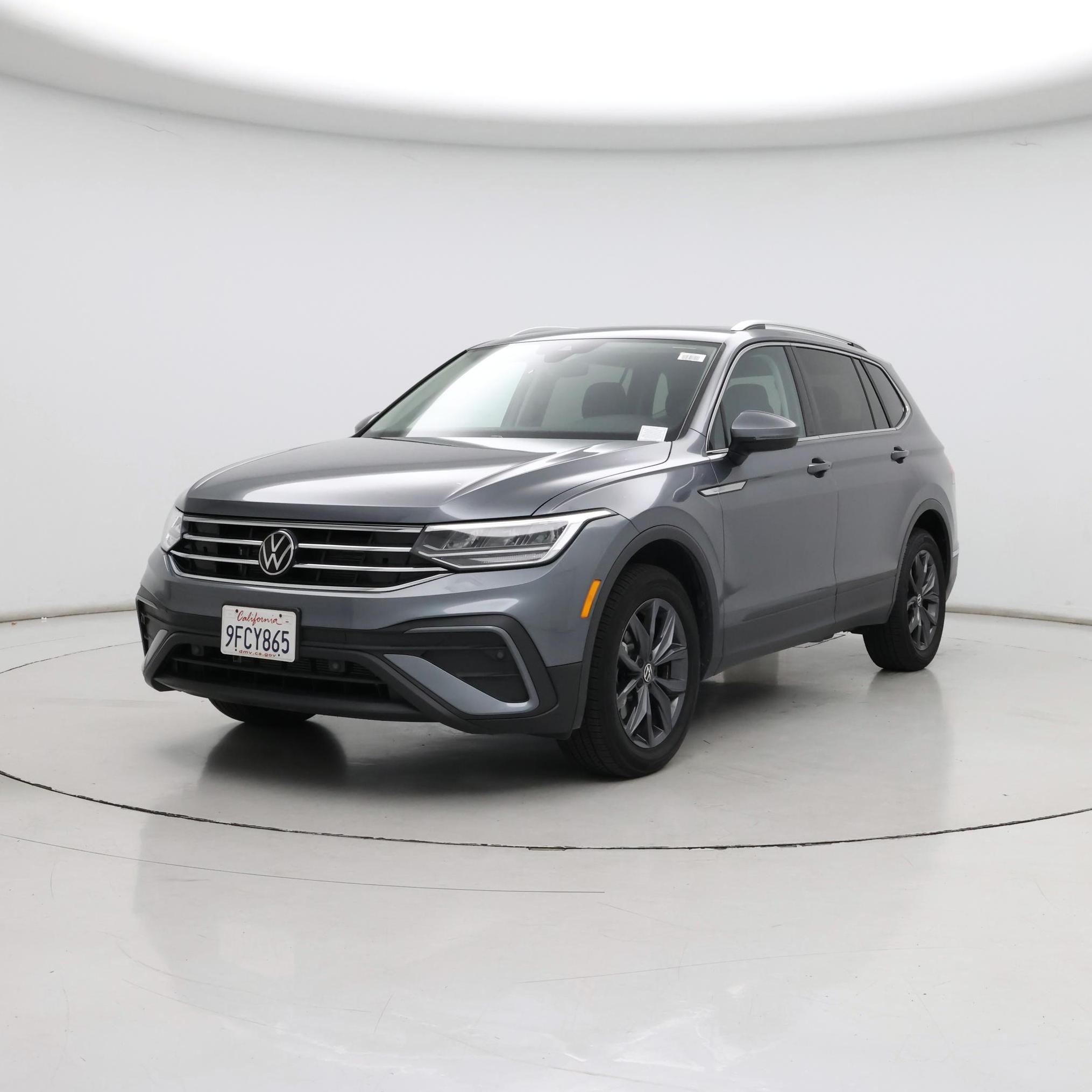 Thumbnail: 2023 Volkswagen Tiguan - 4