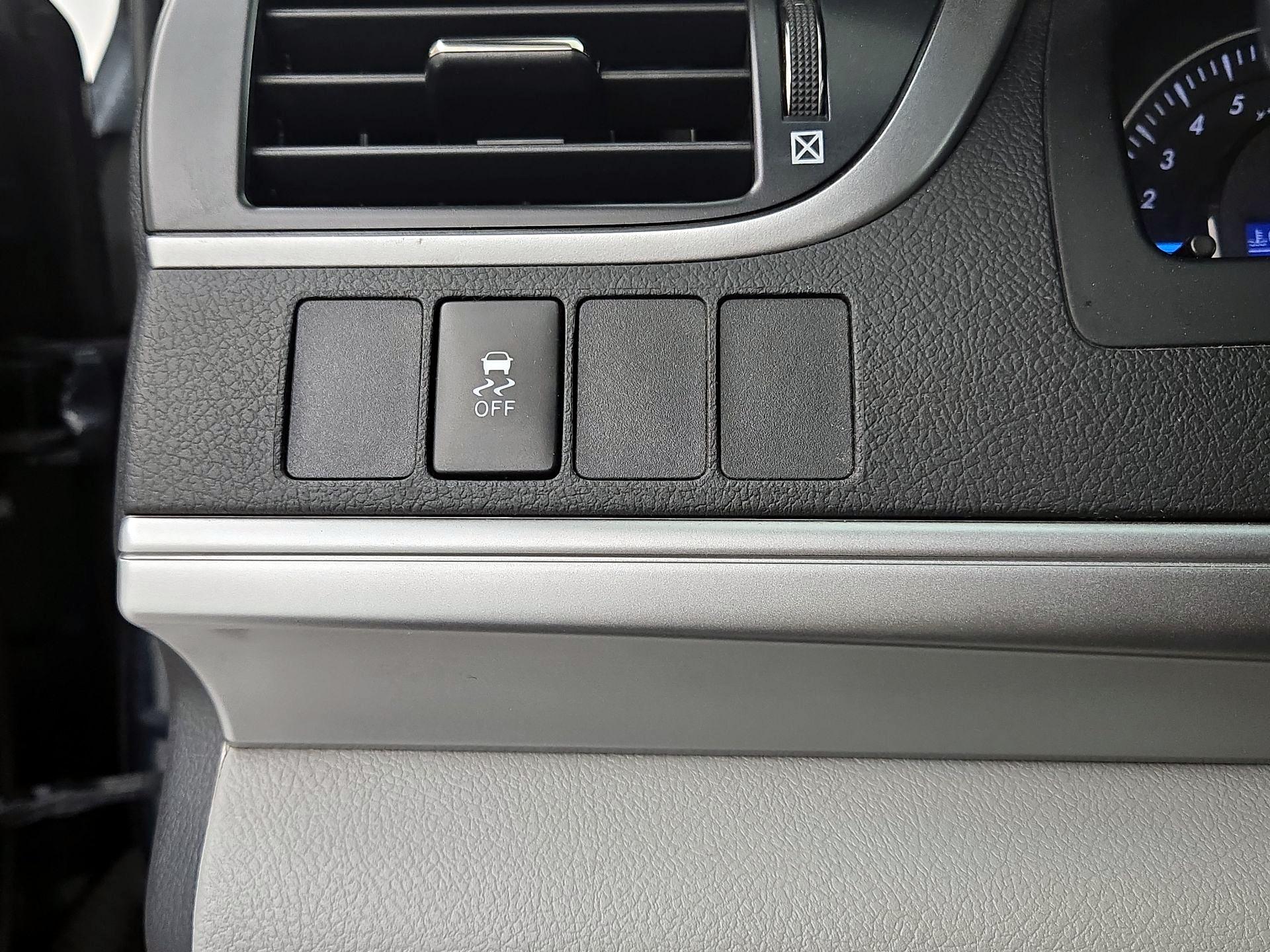 Thumbnail: 2014 Toyota Camry - 13