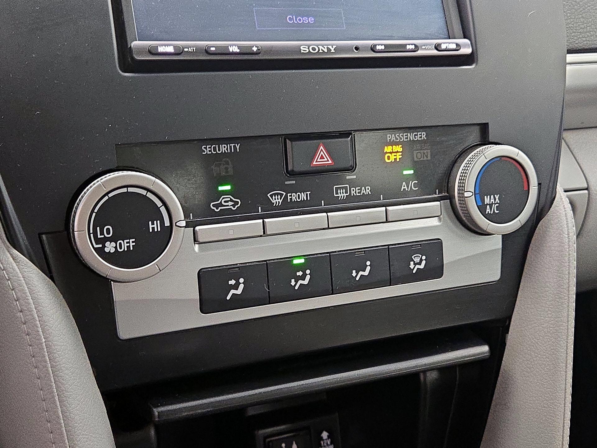 Thumbnail: 2014 Toyota Camry - 16