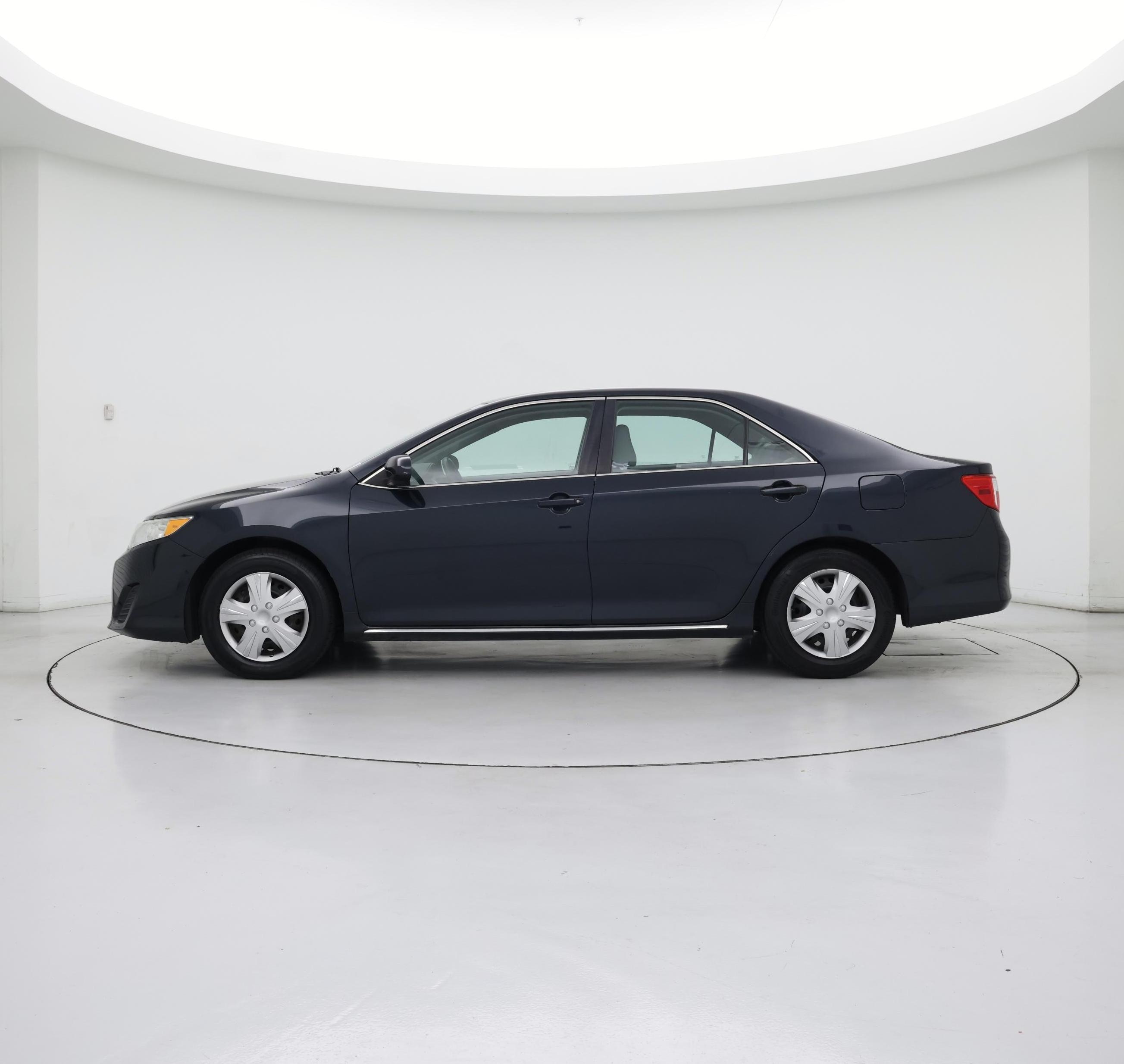 Thumbnail: 2014 Toyota Camry - 3