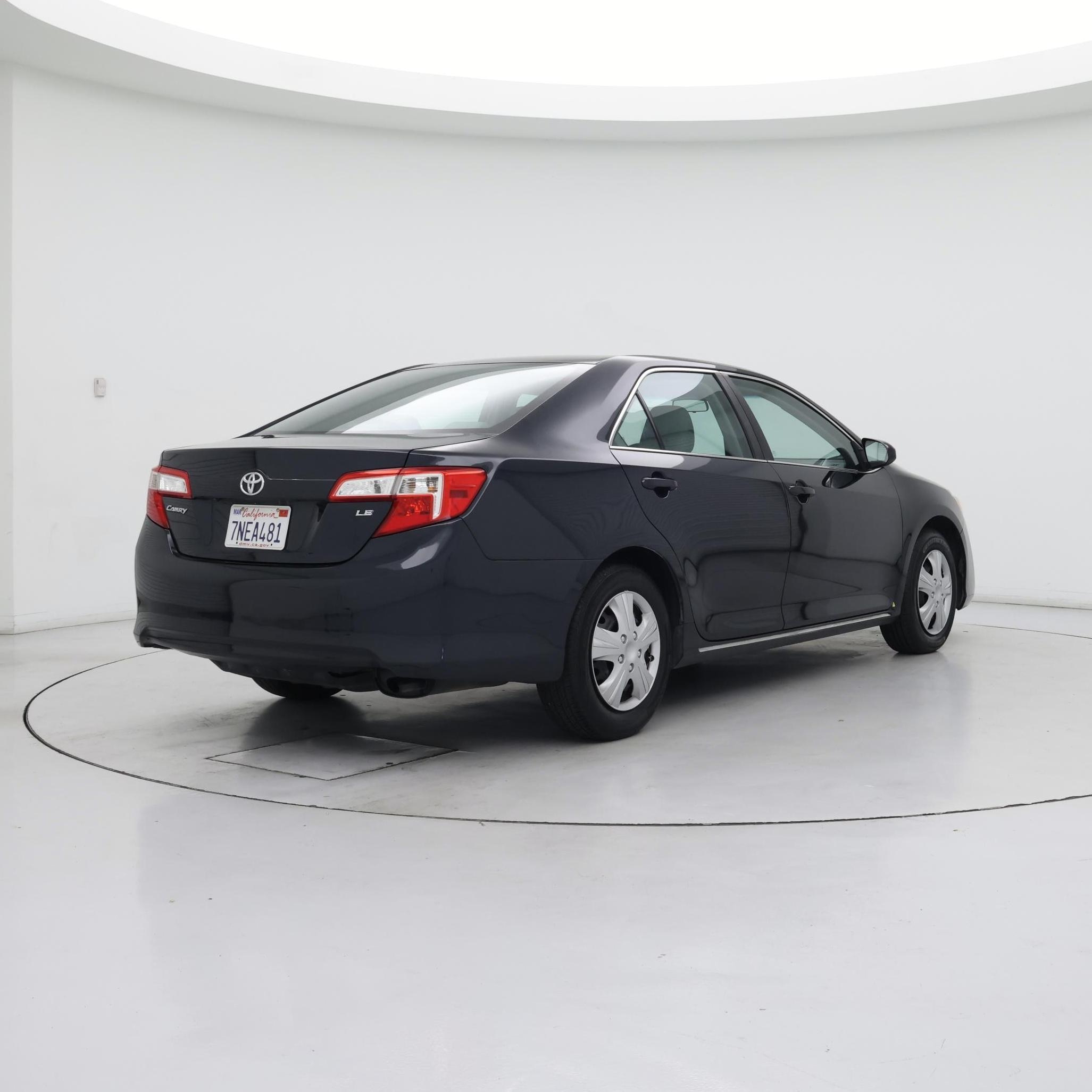 Thumbnail: 2014 Toyota Camry - 8