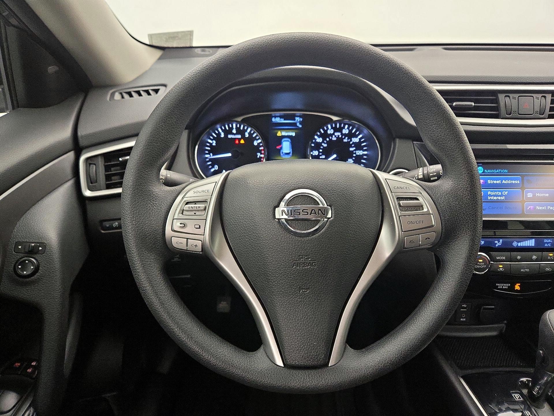 Thumbnail: 2016 Nissan Rogue - 10