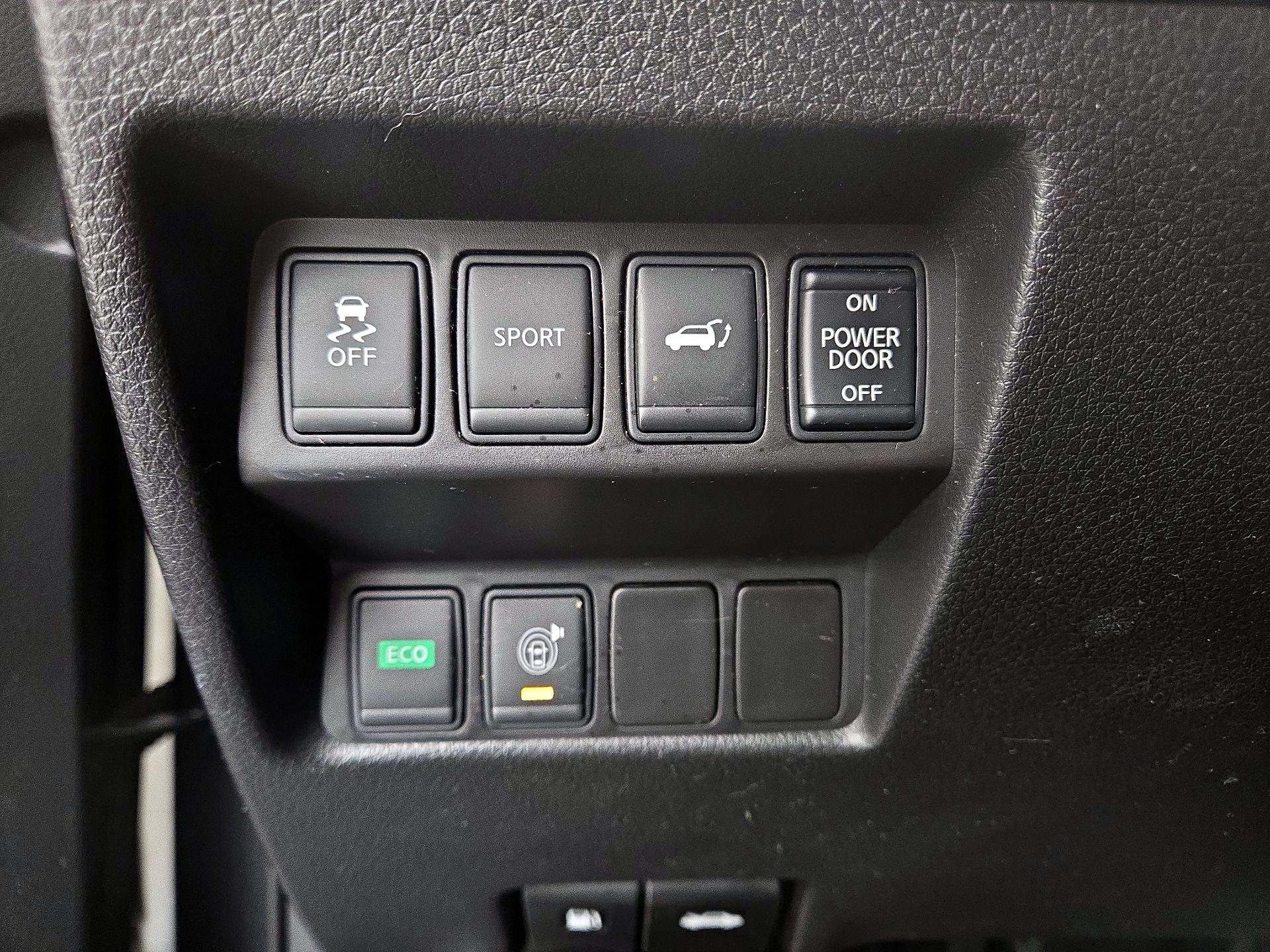 Thumbnail: 2016 Nissan Rogue - 13