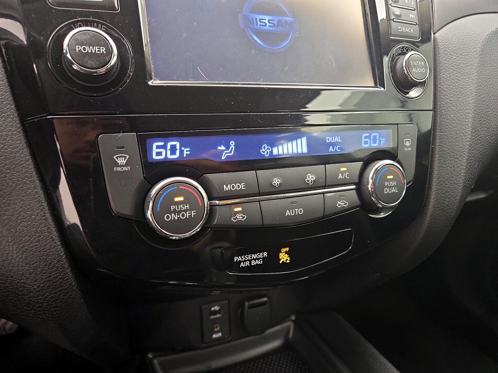 Thumbnail: 2016 Nissan Rogue - 17