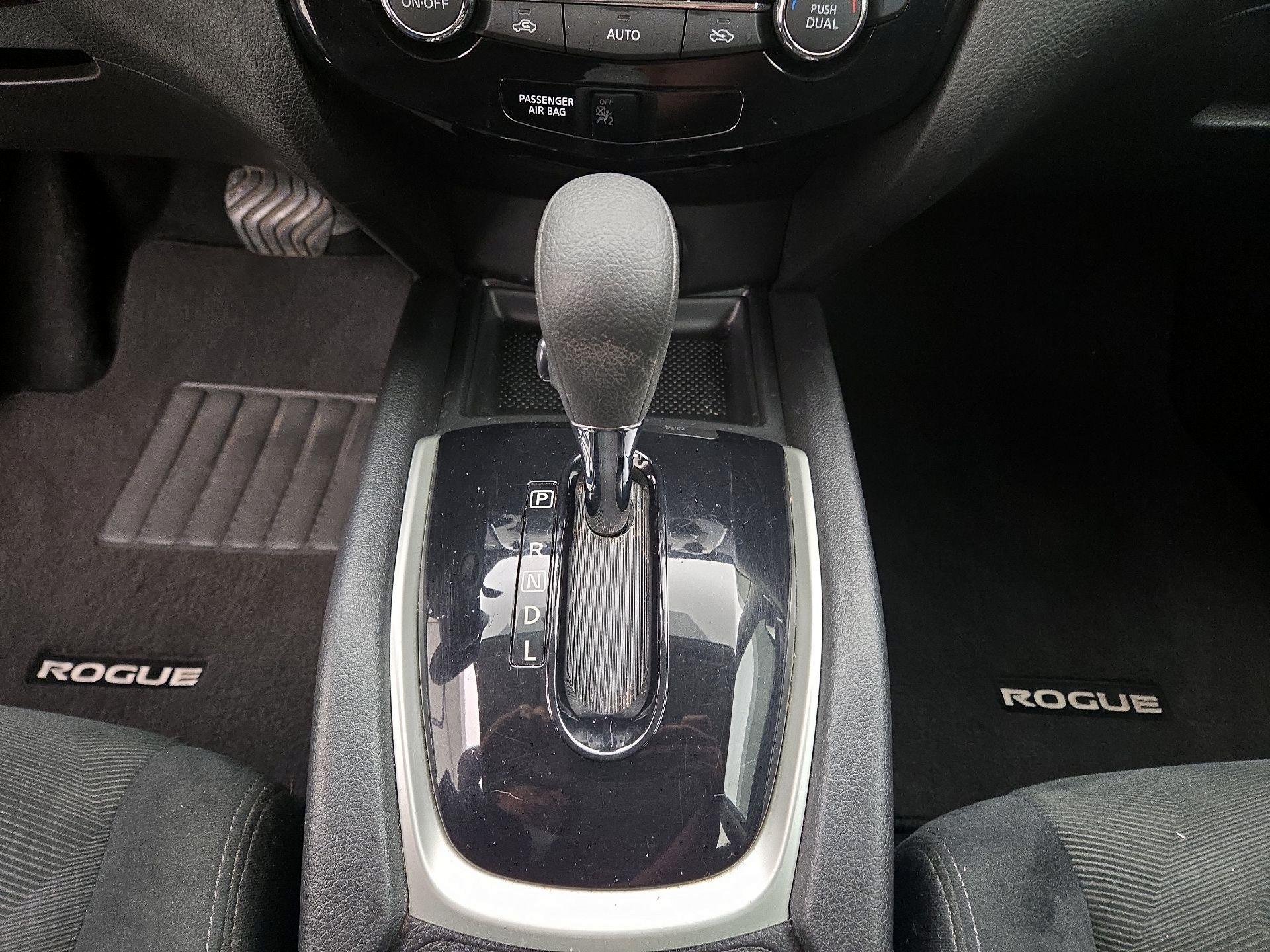 Thumbnail: 2016 Nissan Rogue - 18