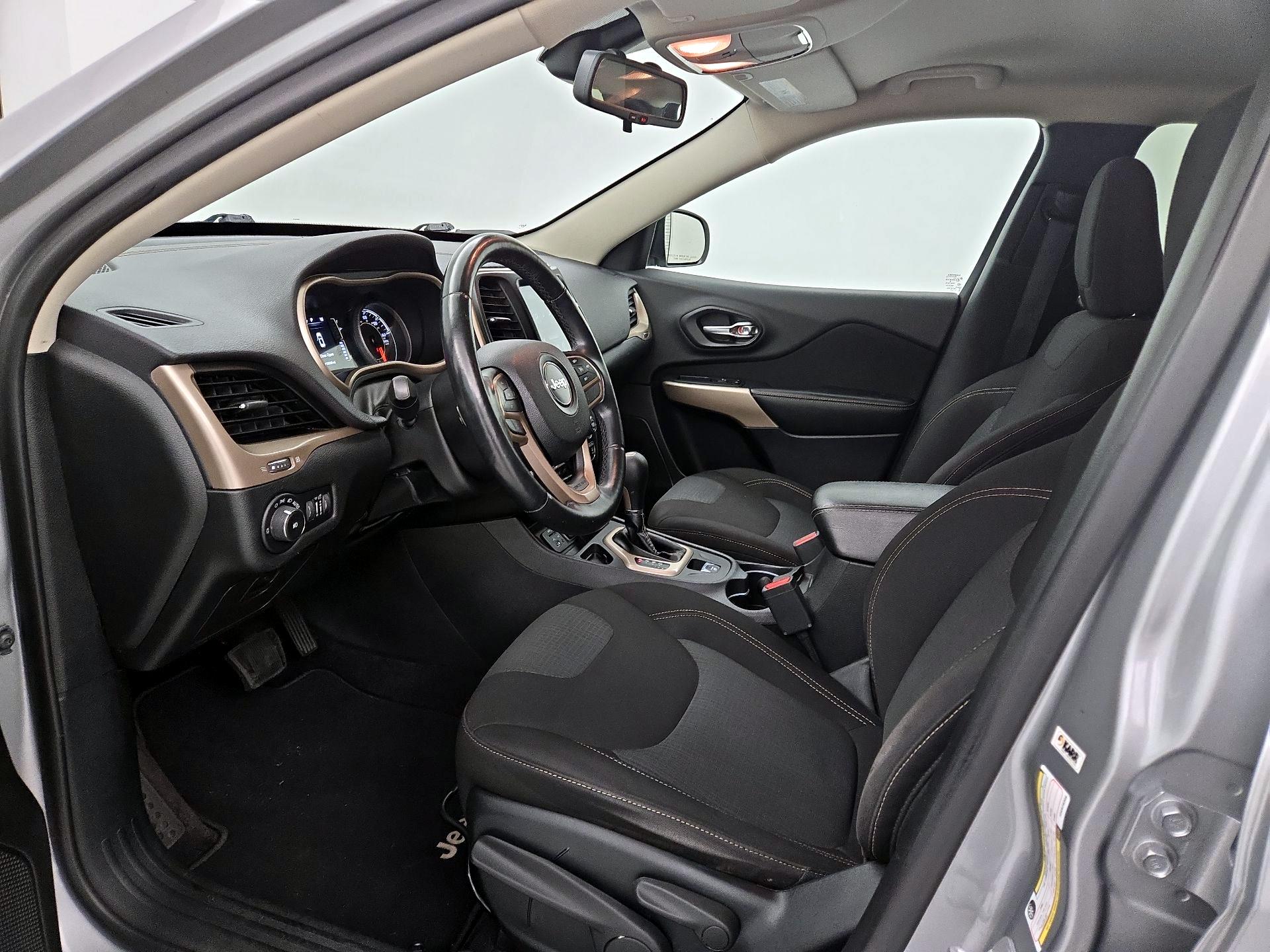 Thumbnail: 2017 Jeep Cherokee - 9