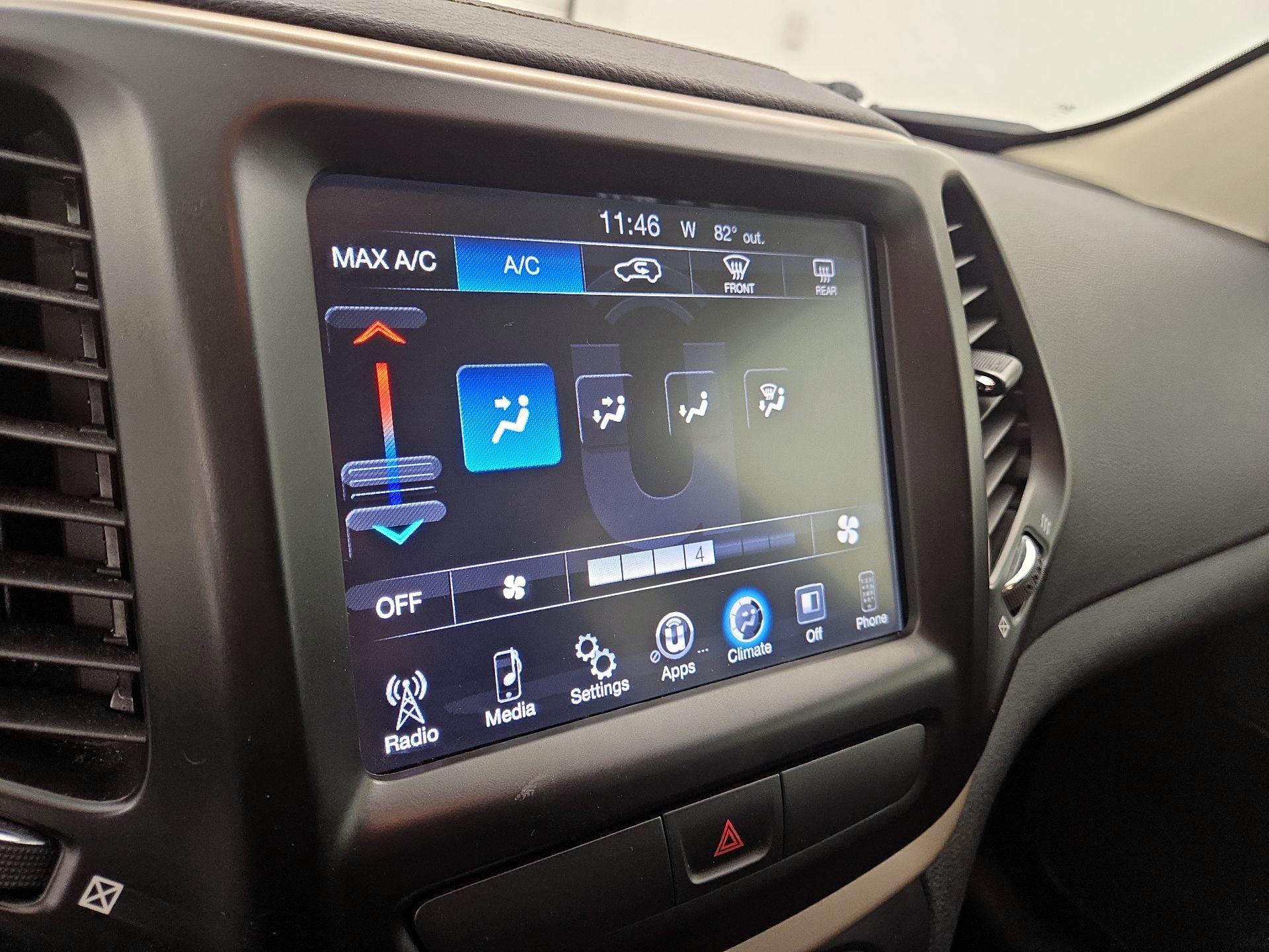 Thumbnail: 2017 Jeep Cherokee - 13