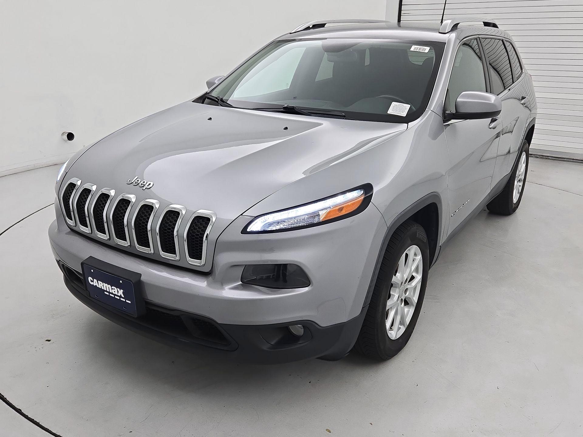 Thumbnail: 2017 Jeep Cherokee - 3