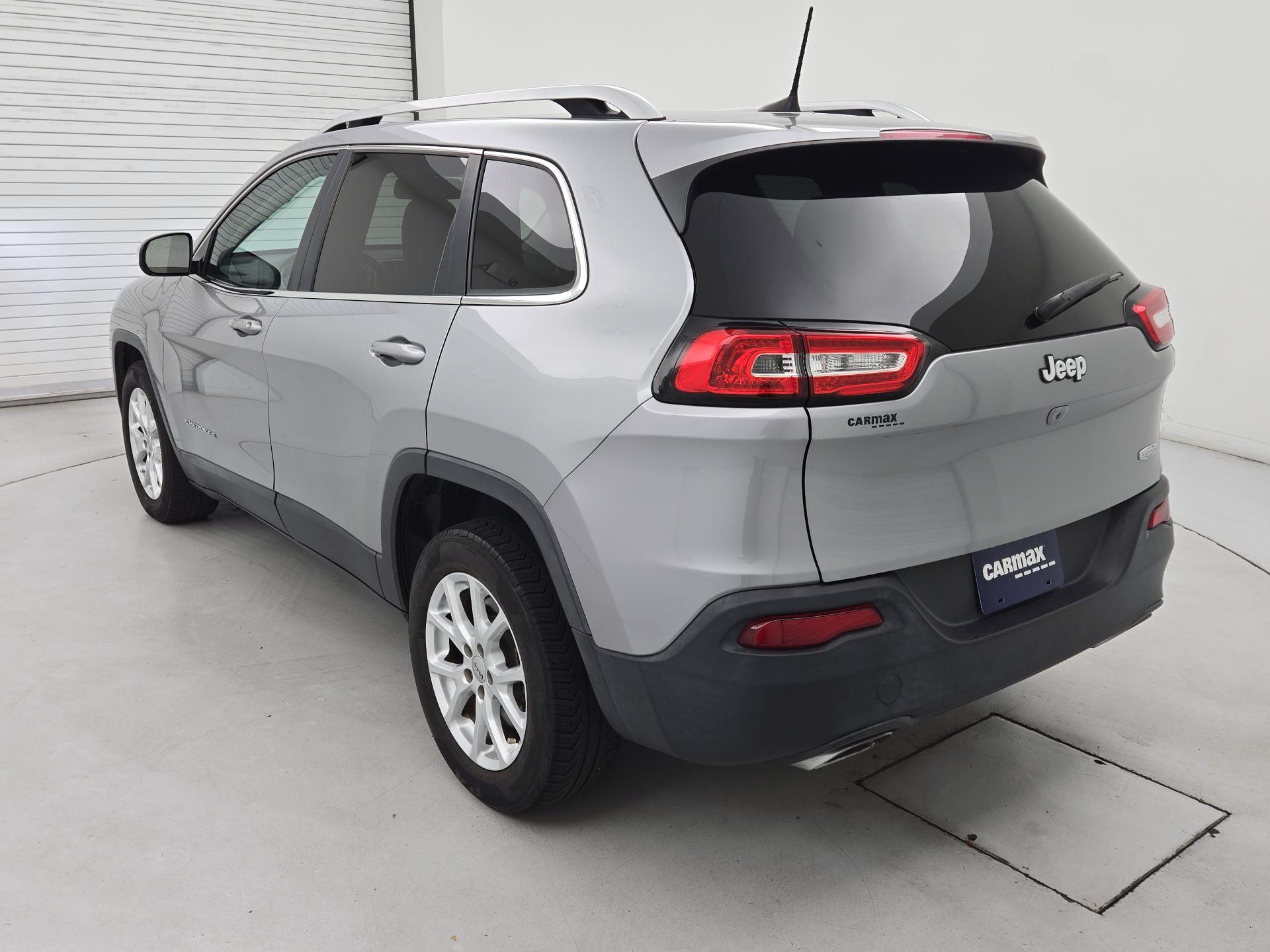 Thumbnail: 2017 Jeep Cherokee - 7