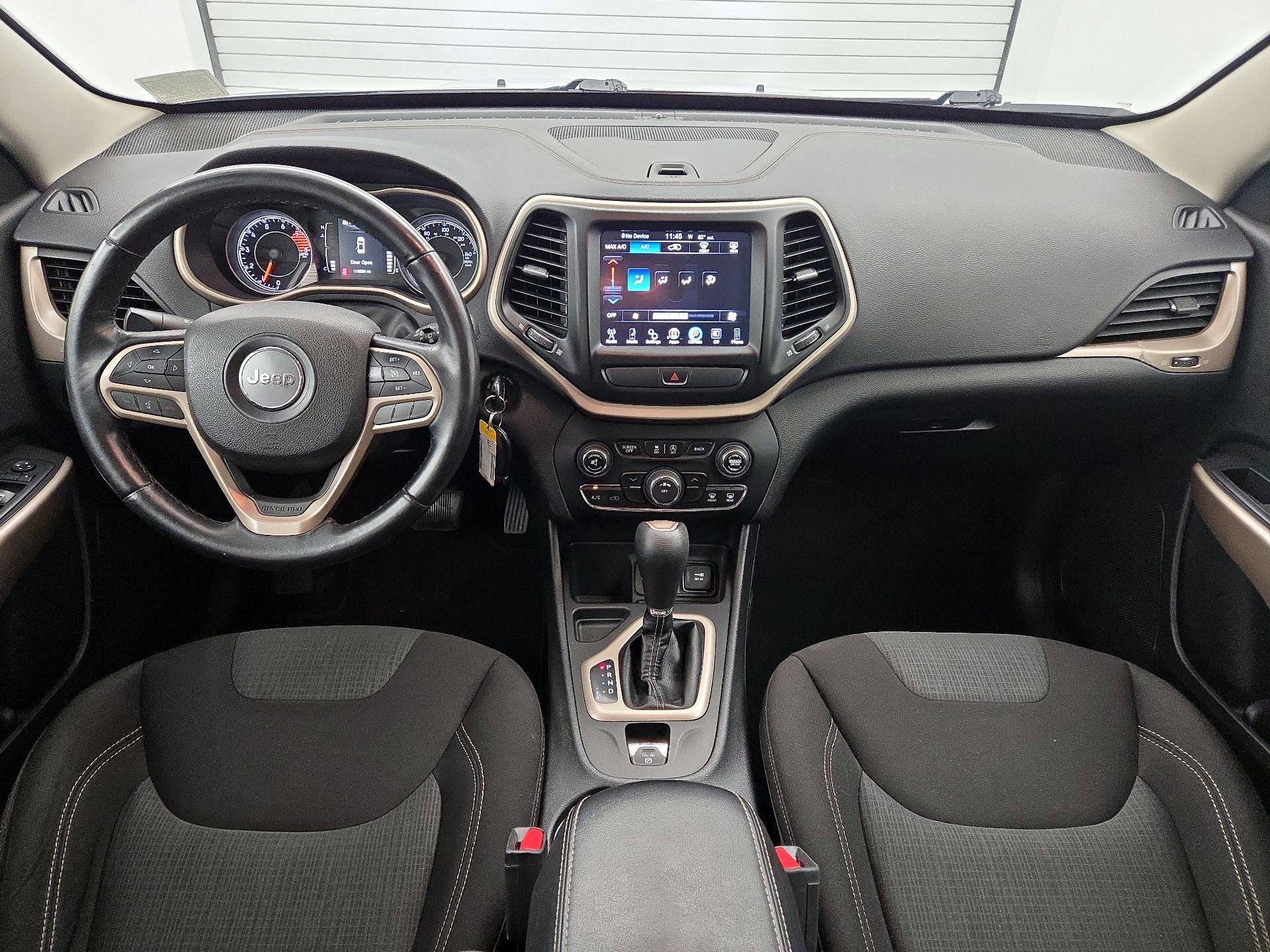 Thumbnail: 2017 Jeep Cherokee - 8