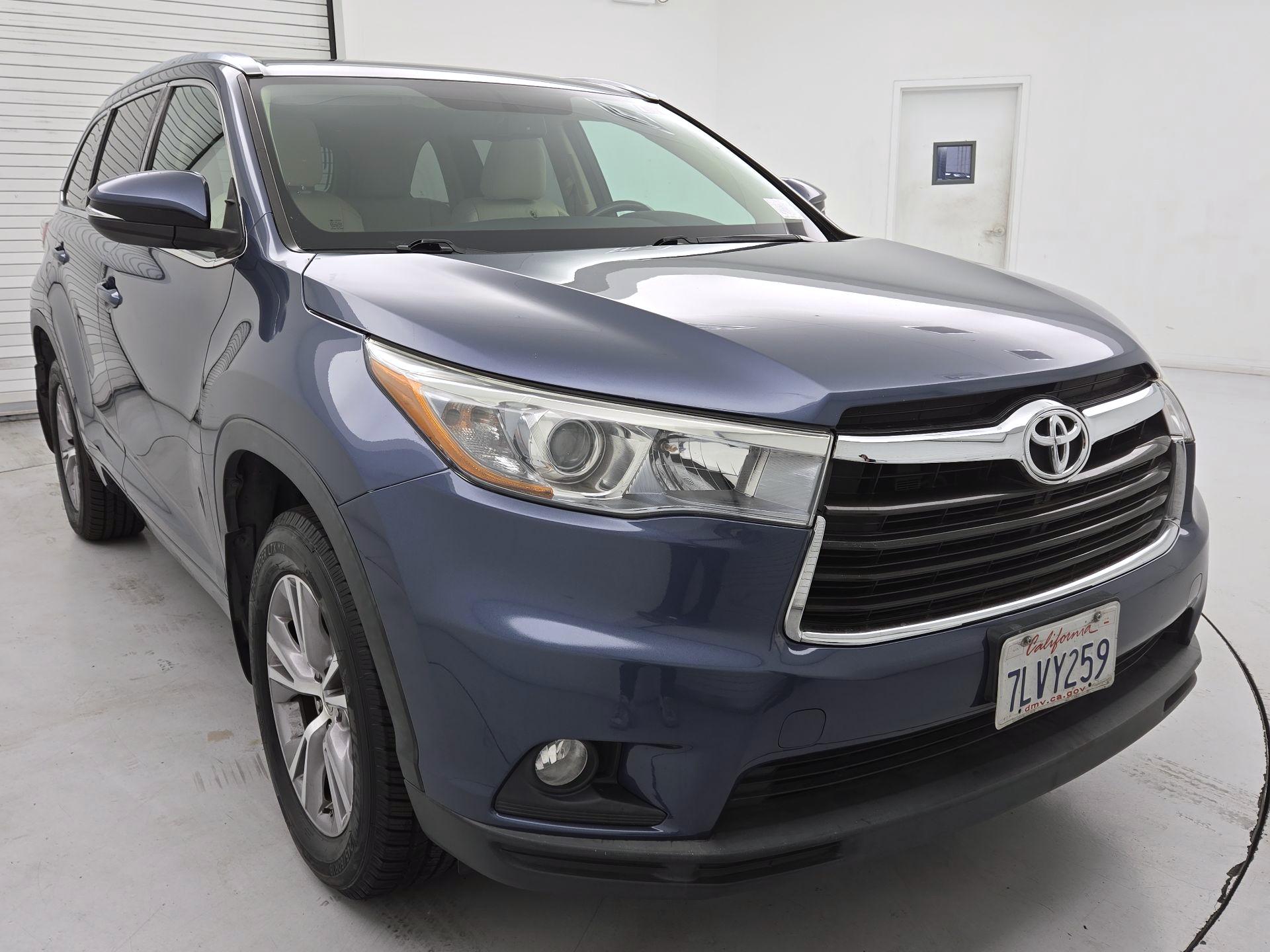 Thumbnail: 2015 Toyota Highlander - 1