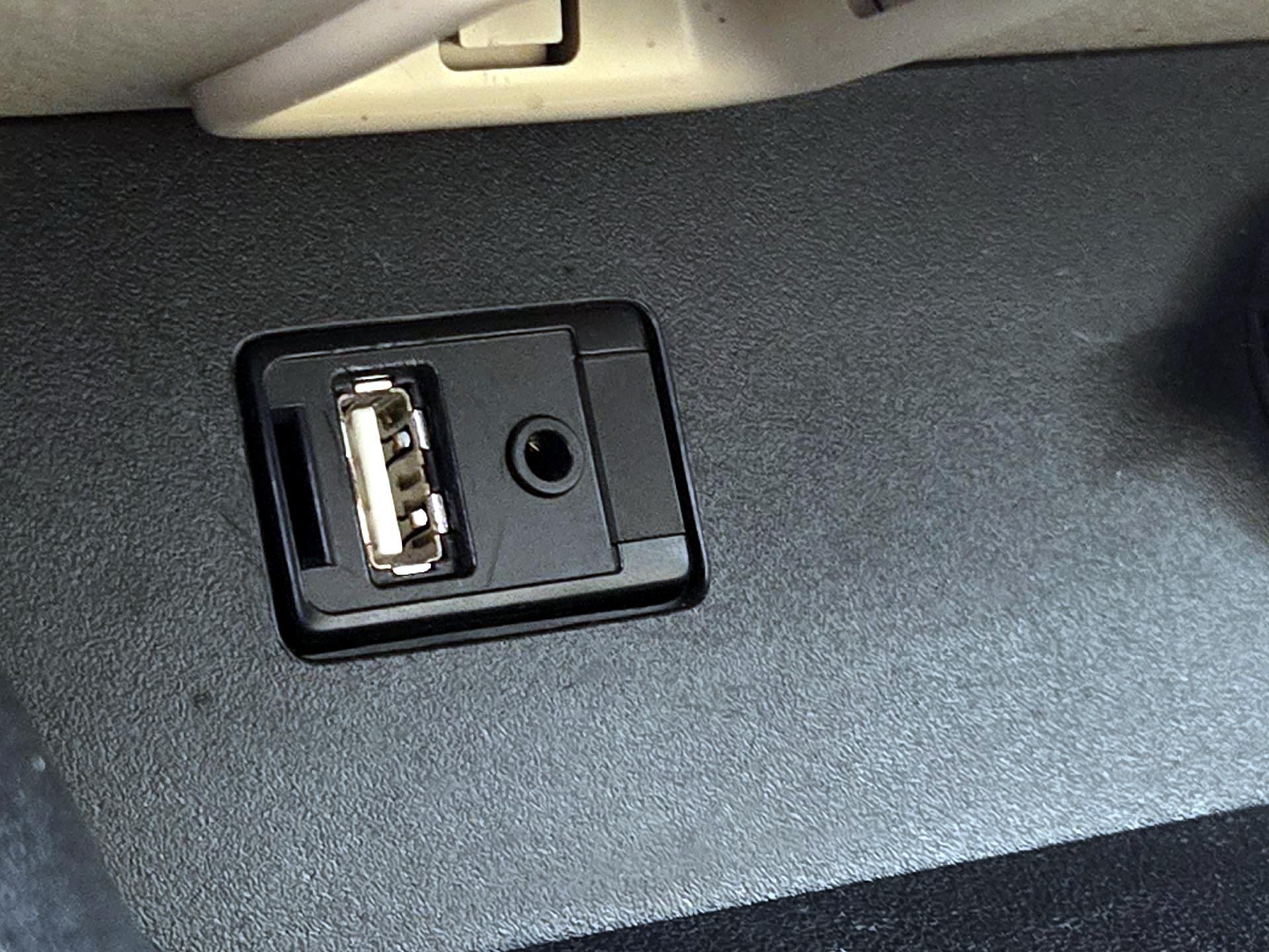 Thumbnail: 2015 Toyota Highlander - 17