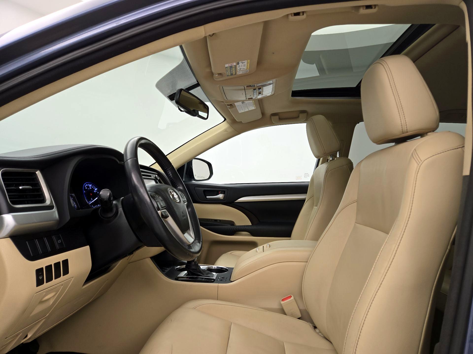 Thumbnail: 2015 Toyota Highlander - 18