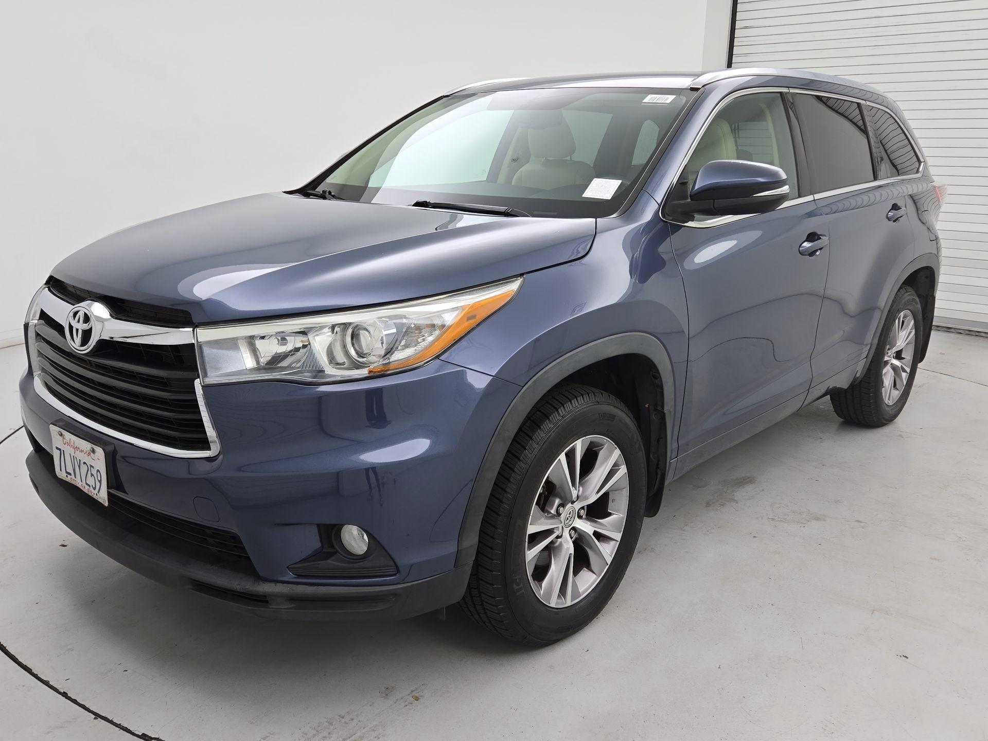 Thumbnail: 2015 Toyota Highlander - 3