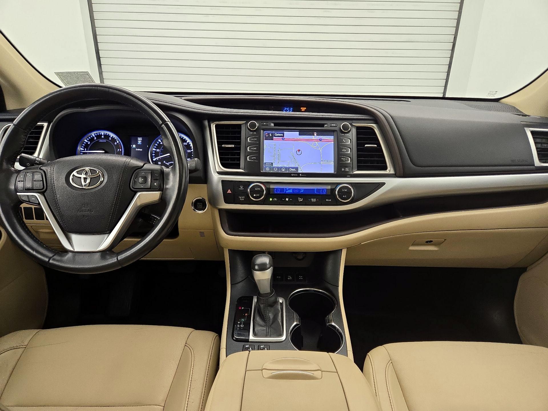 Thumbnail: 2015 Toyota Highlander - 8