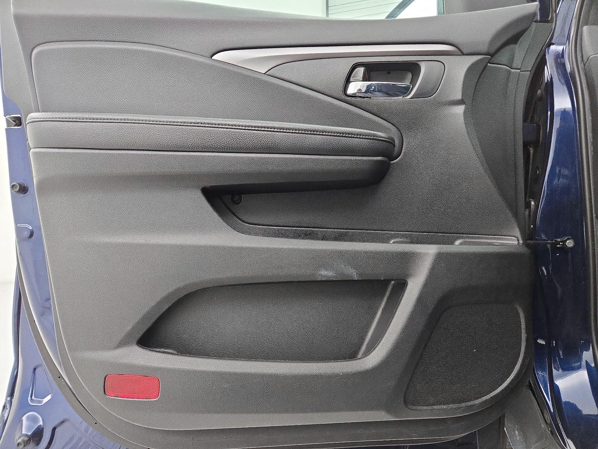 Thumbnail: 2019 Honda Passport - 10