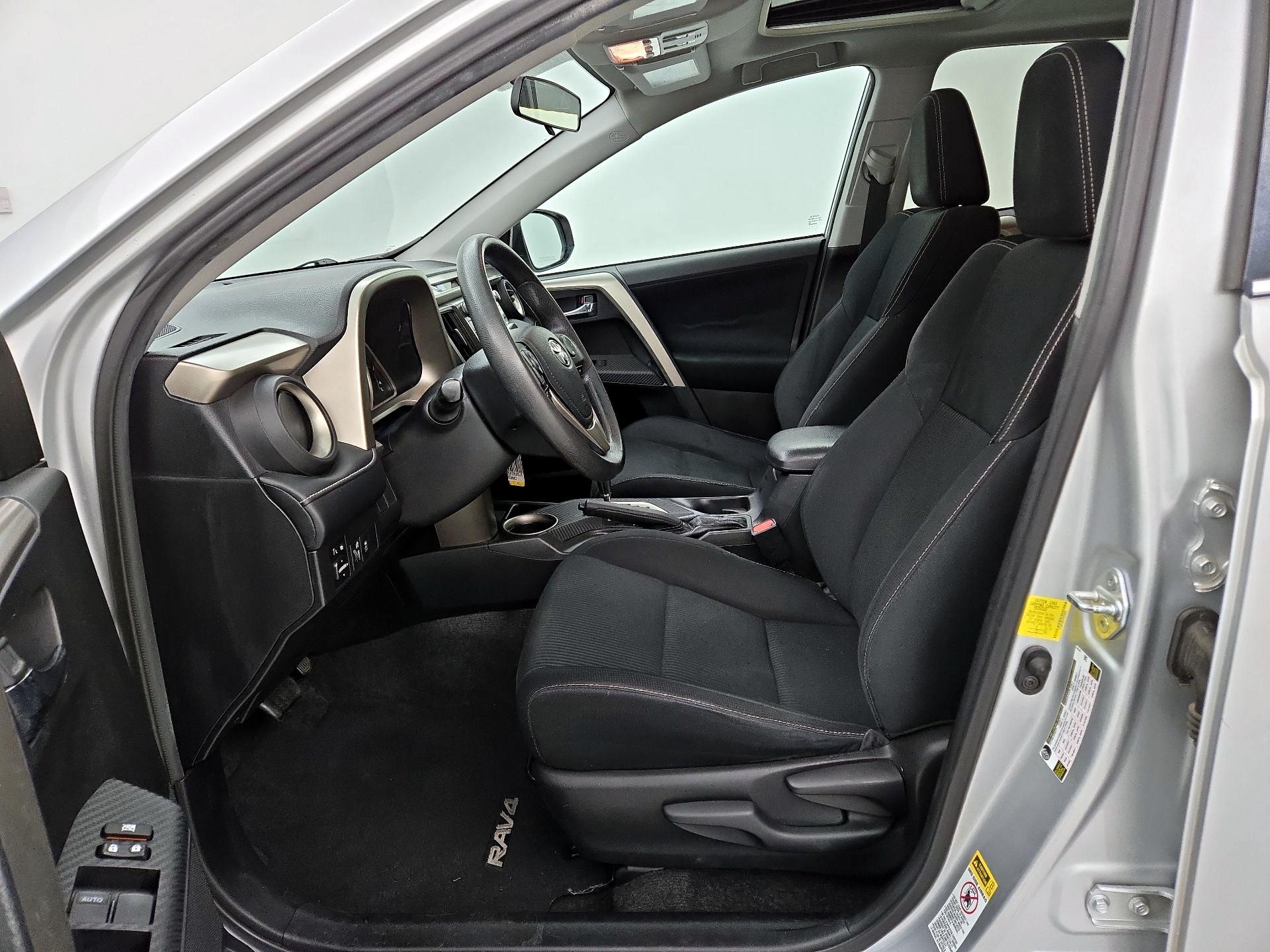 Thumbnail: 2015 Toyota RAV4 - 9