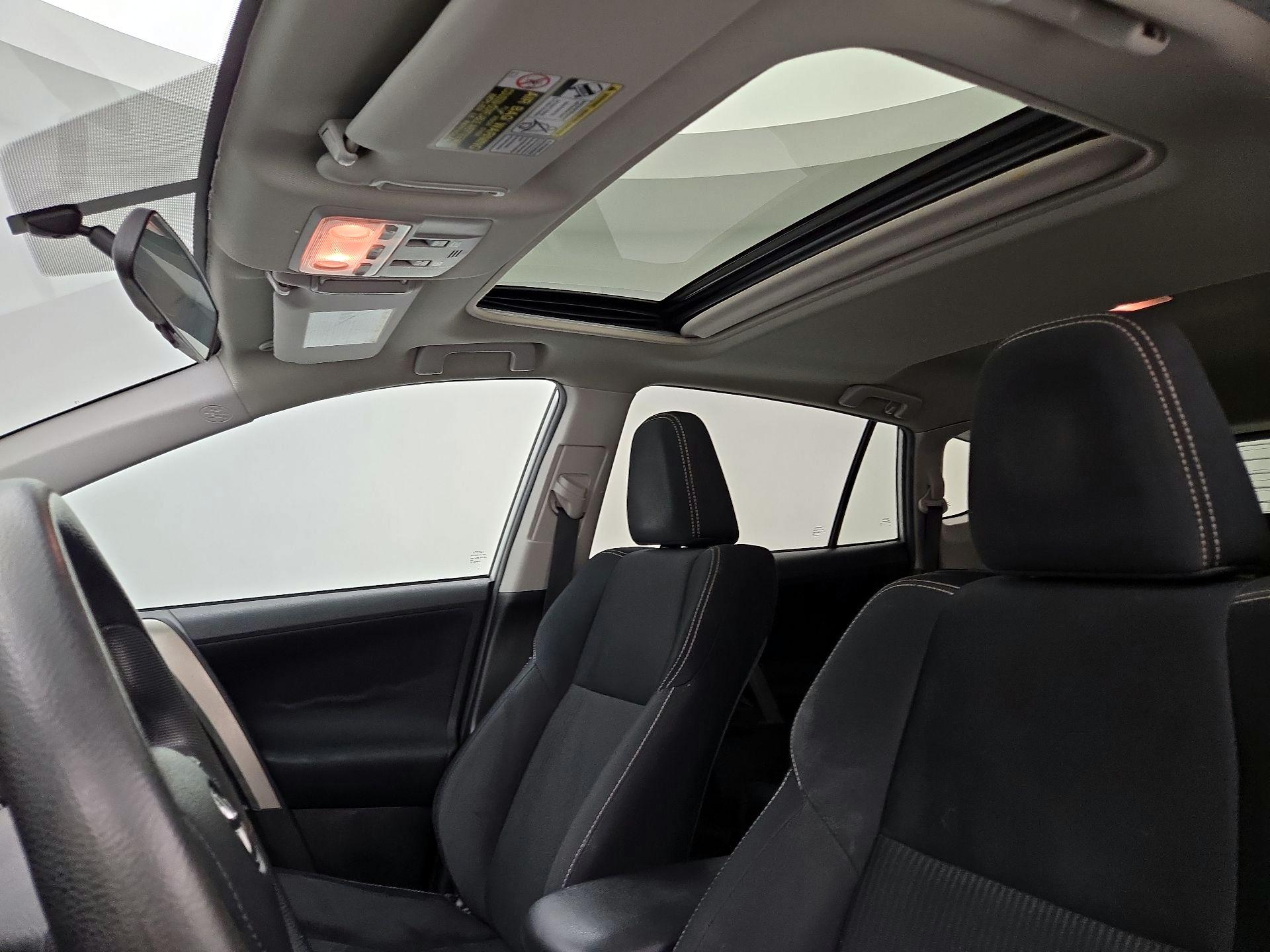 Thumbnail: 2015 Toyota RAV4 - 17