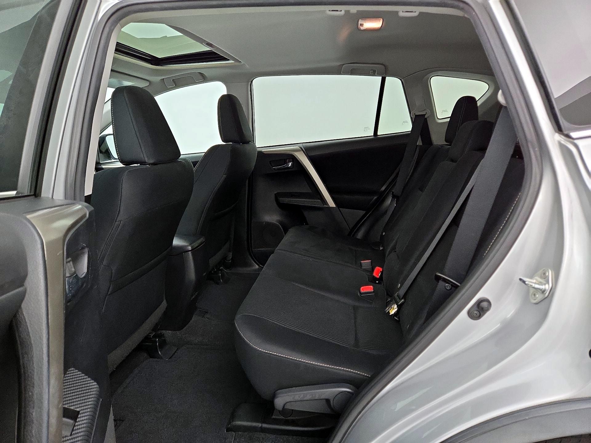 Thumbnail: 2015 Toyota RAV4 - 18