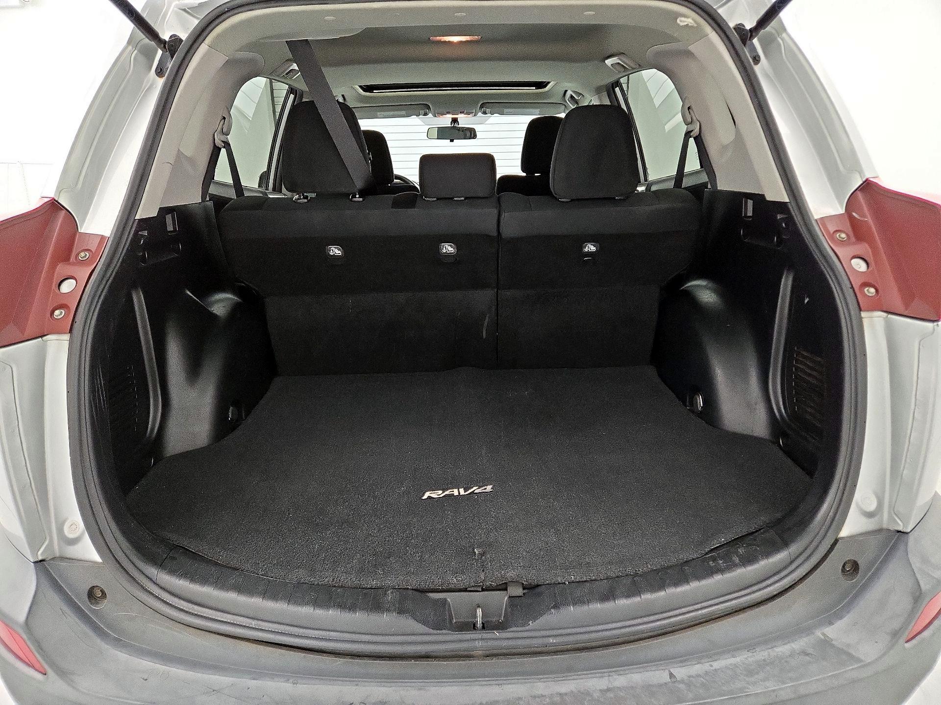 Thumbnail: 2015 Toyota RAV4 - 19