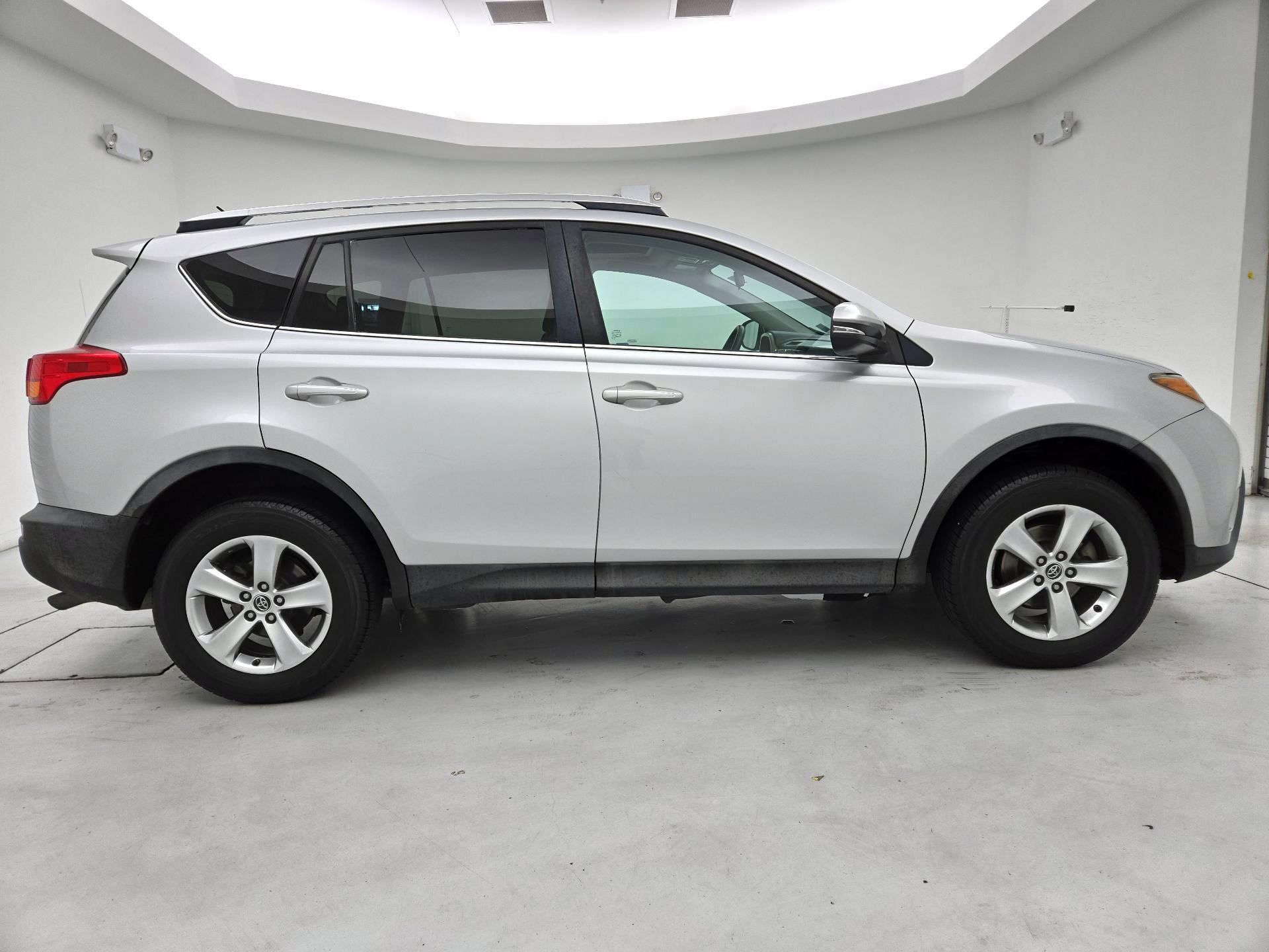 Thumbnail: 2015 Toyota RAV4 - 4
