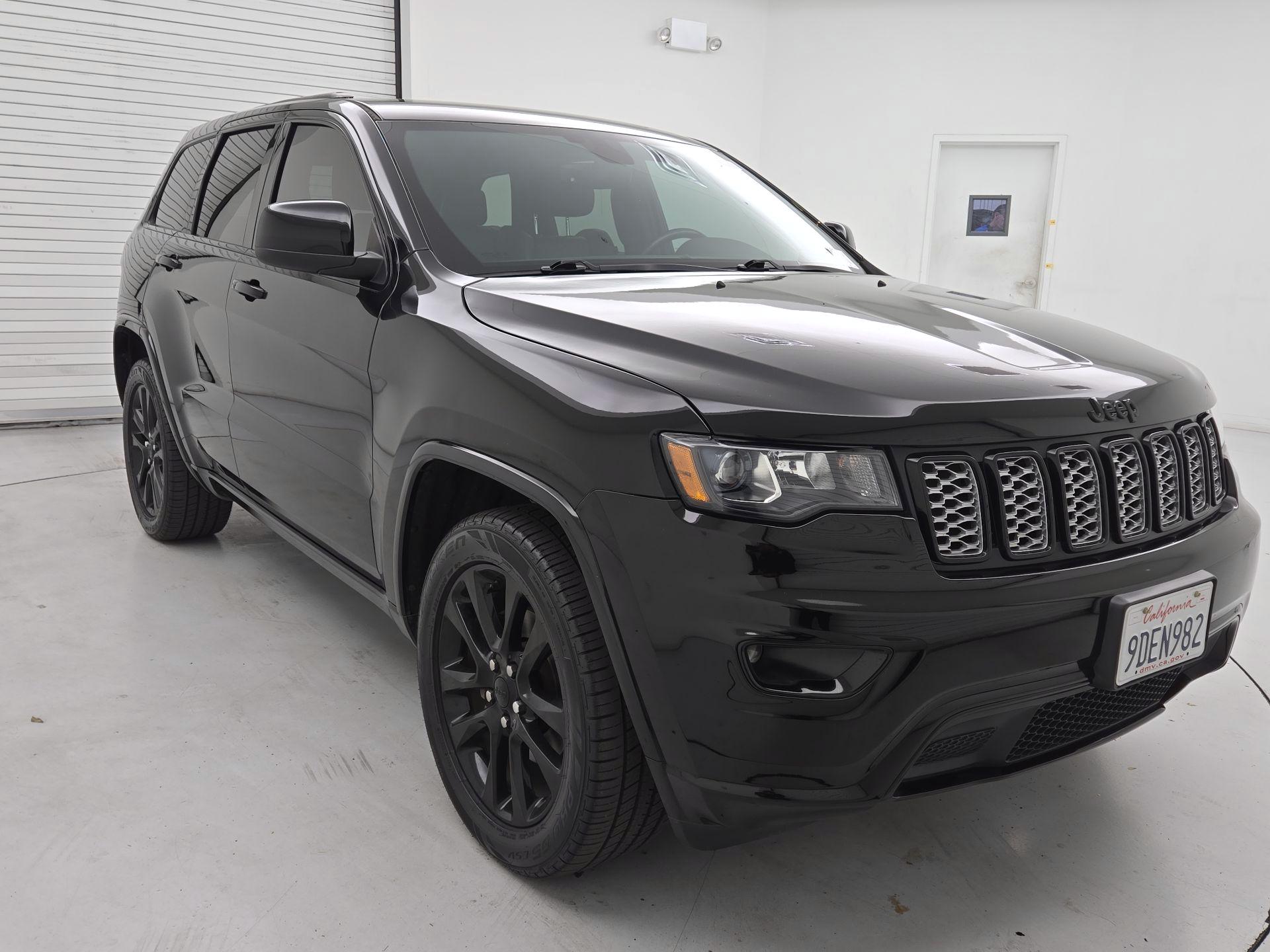 Thumbnail: 2018 Jeep Grand Cherokee - 1