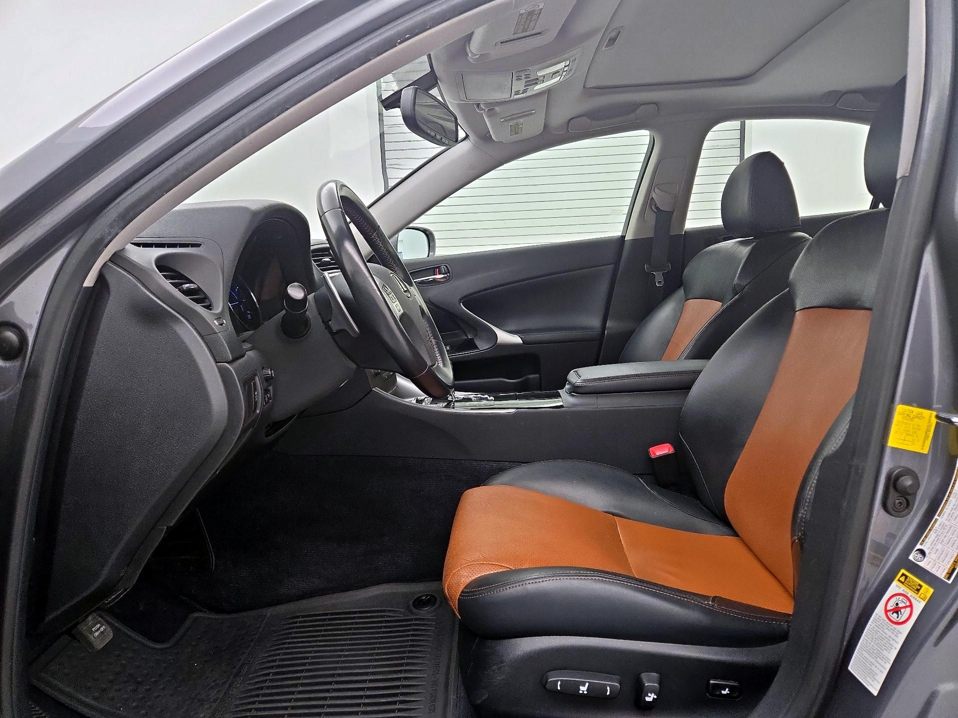 Thumbnail: 2013 Lexus IS - 11