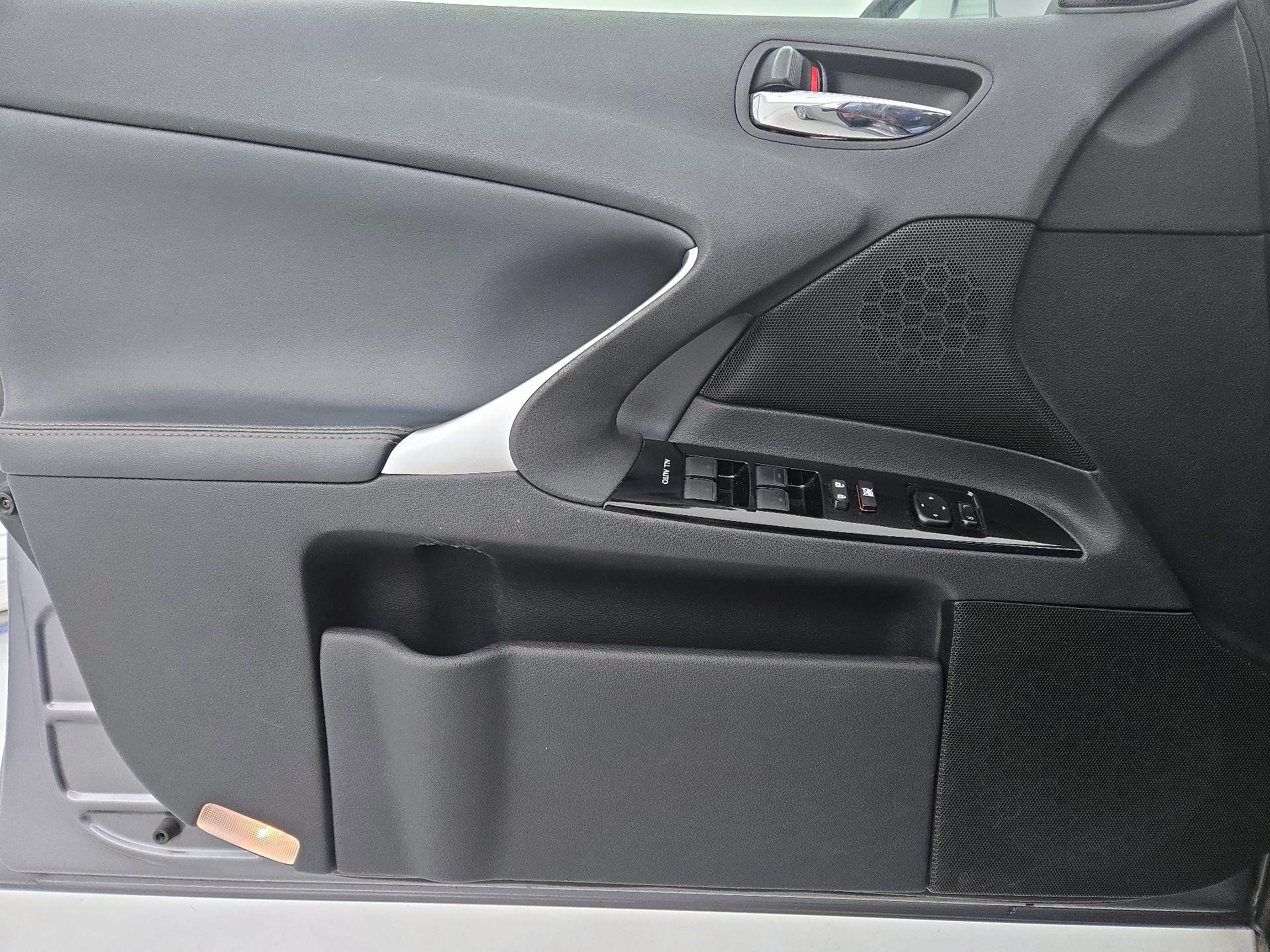 Thumbnail: 2013 Lexus IS - 12