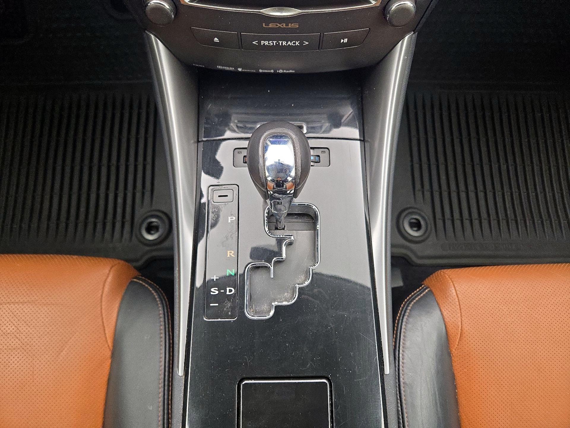 Thumbnail: 2013 Lexus IS - 18