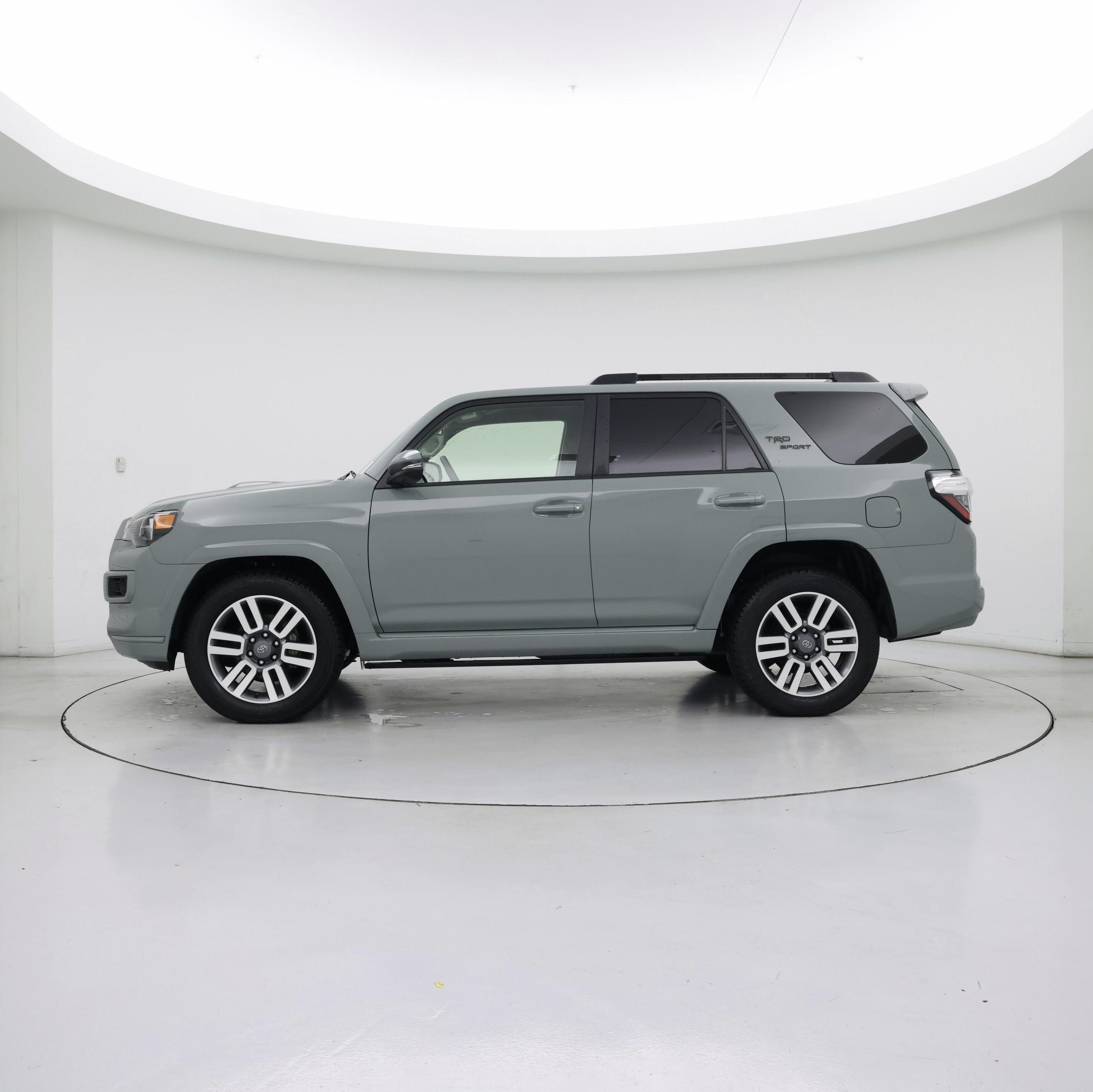 Thumbnail: 2022 Toyota 4Runner - 3