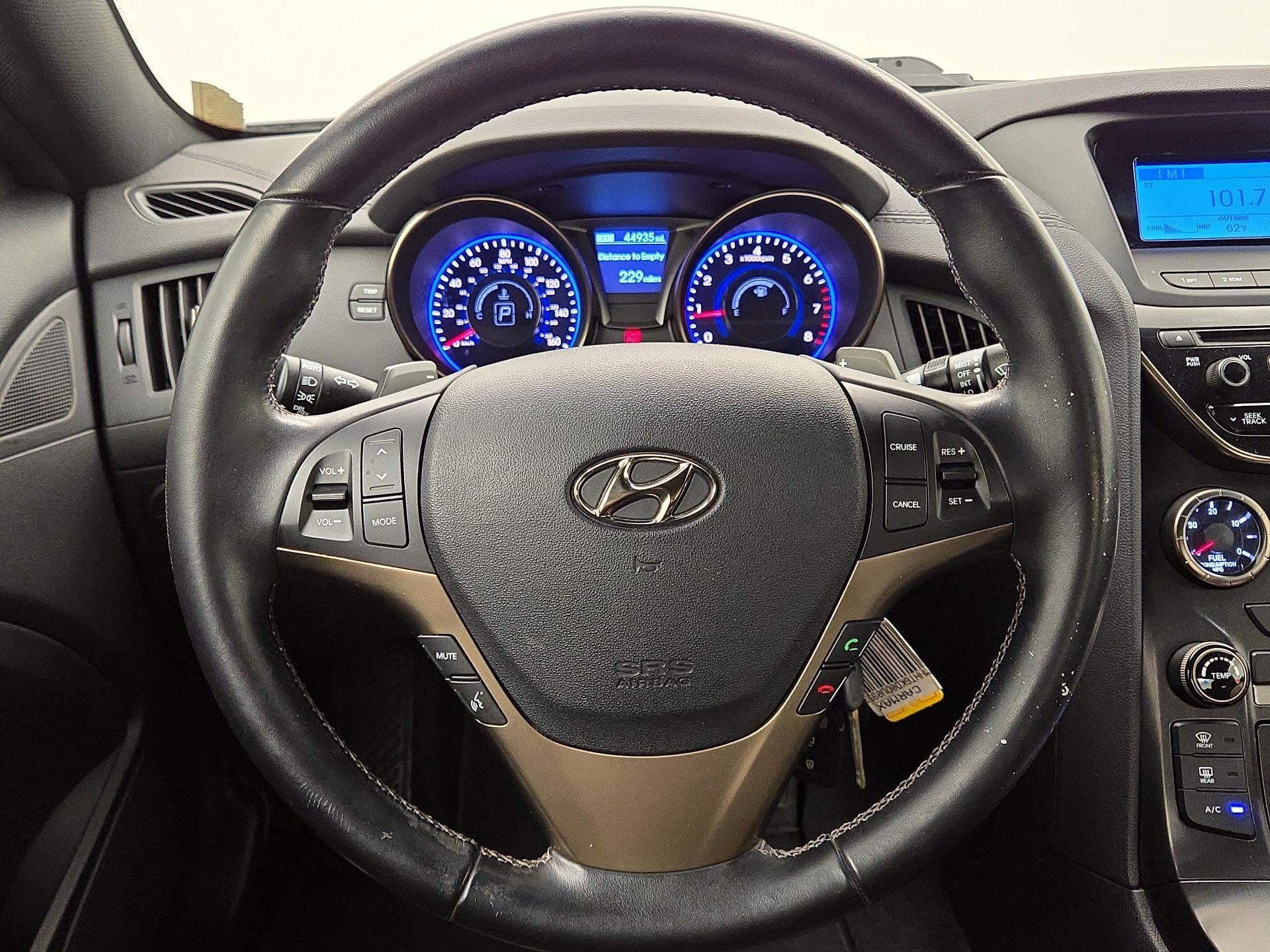 Thumbnail: 2013 Hyundai Genesis - 10