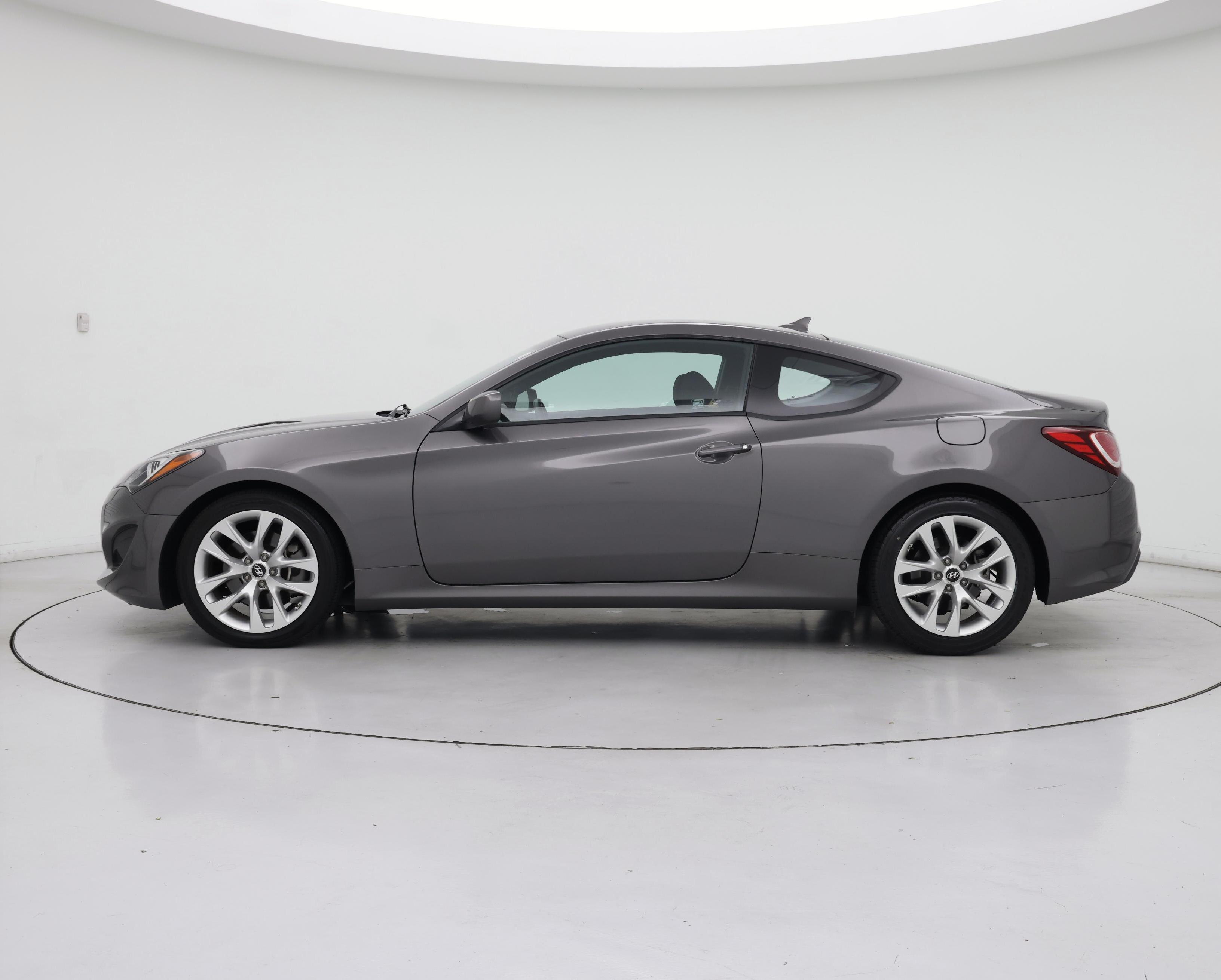 Thumbnail: 2013 Hyundai Genesis - 3