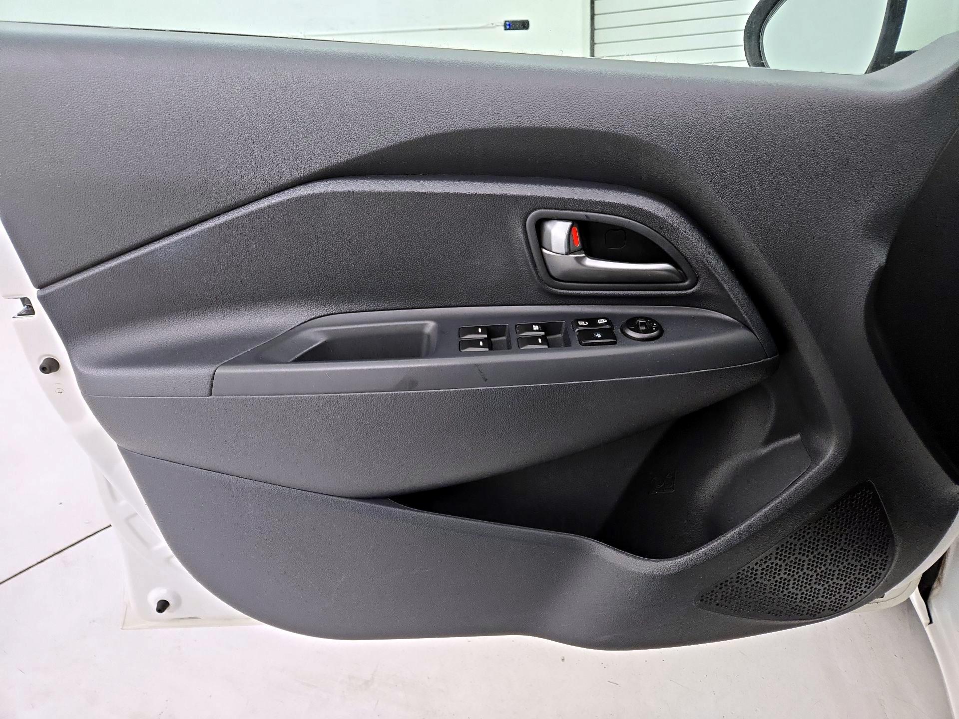 Thumbnail: 2013 Kia Rio5 - 10