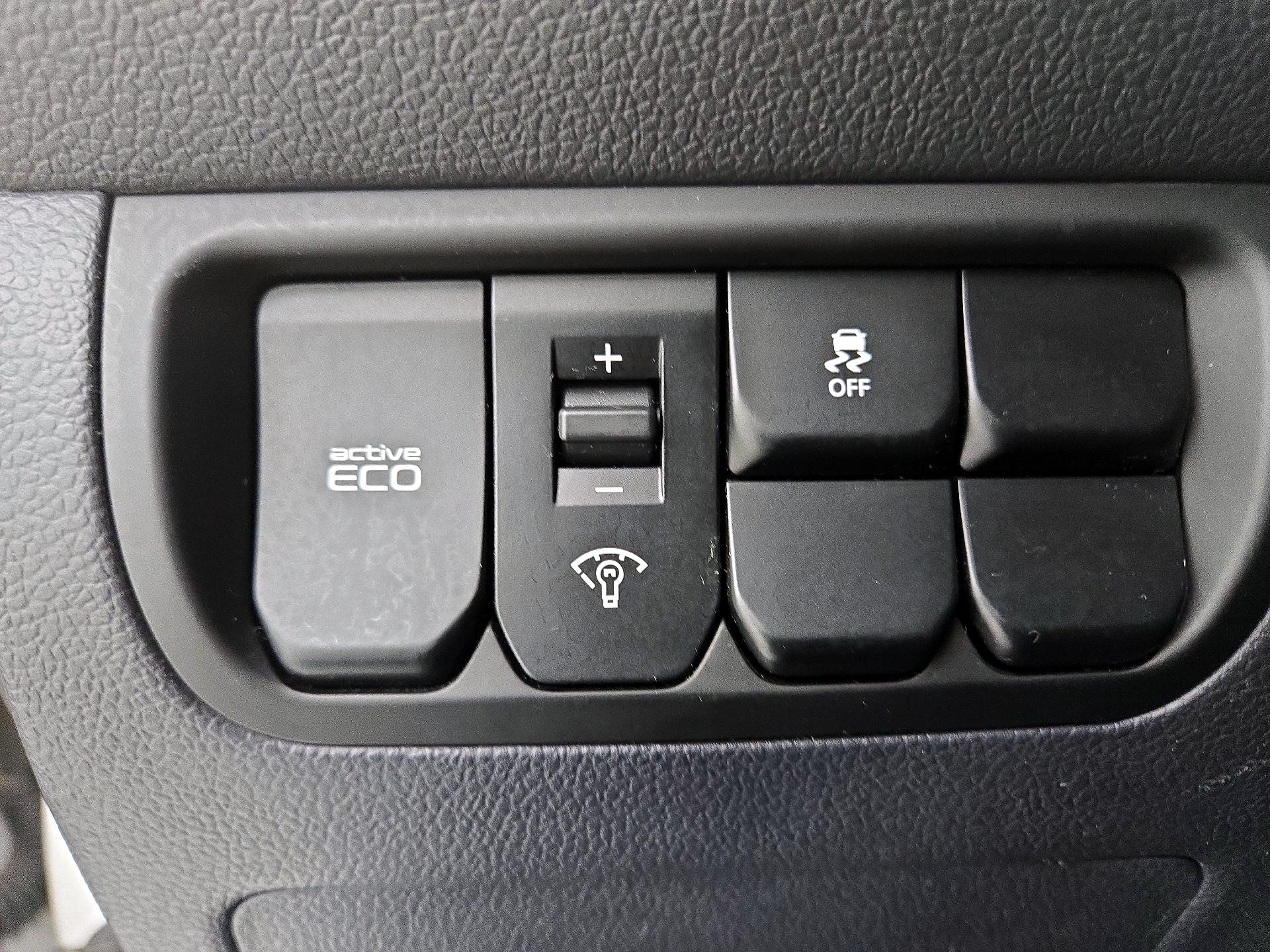Thumbnail: 2013 Kia Rio5 - 11