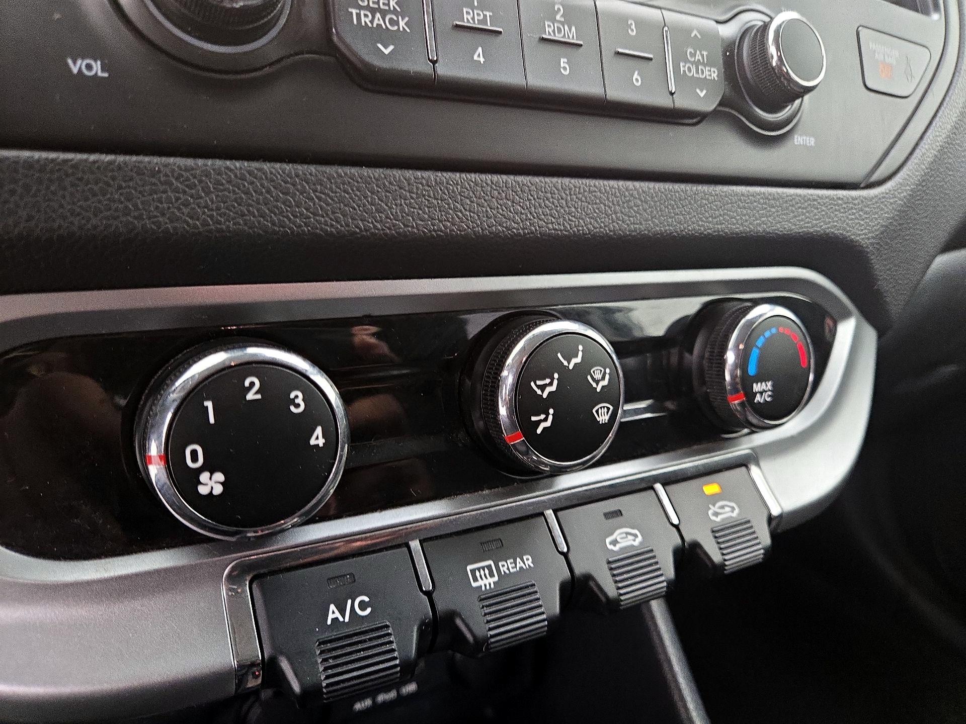 Thumbnail: 2013 Kia Rio5 - 13