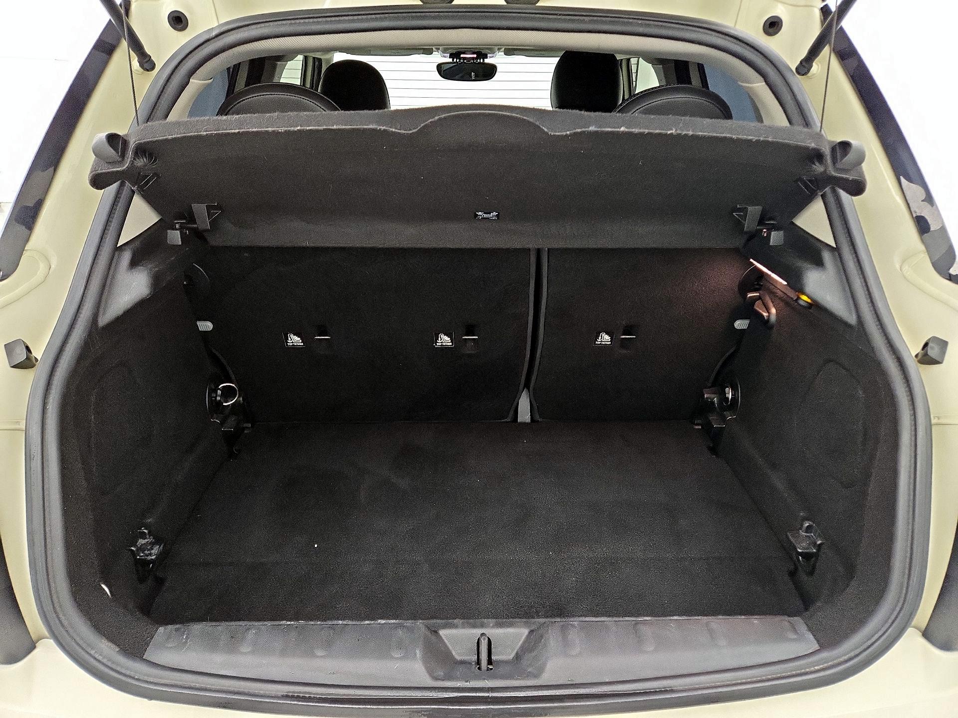 Thumbnail: 2016 MINI Cooper Hardtop - 18