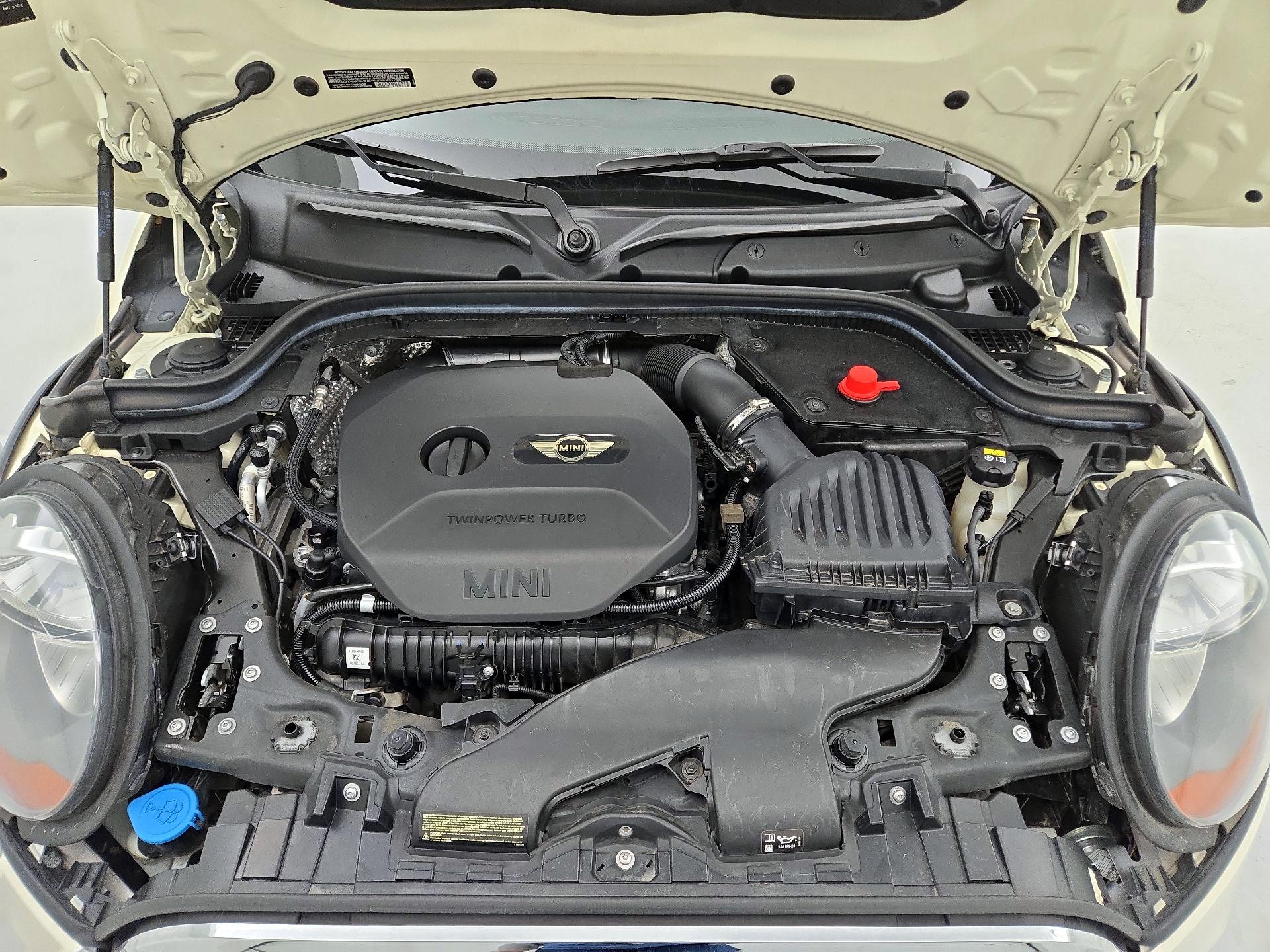 Thumbnail: 2016 MINI Cooper Hardtop - 19
